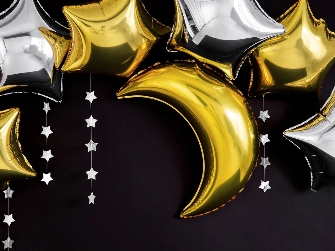 18 Inch Golden Metallic Crescent Moon Shaped Foil Balloon (Pack of 1) - Image 5