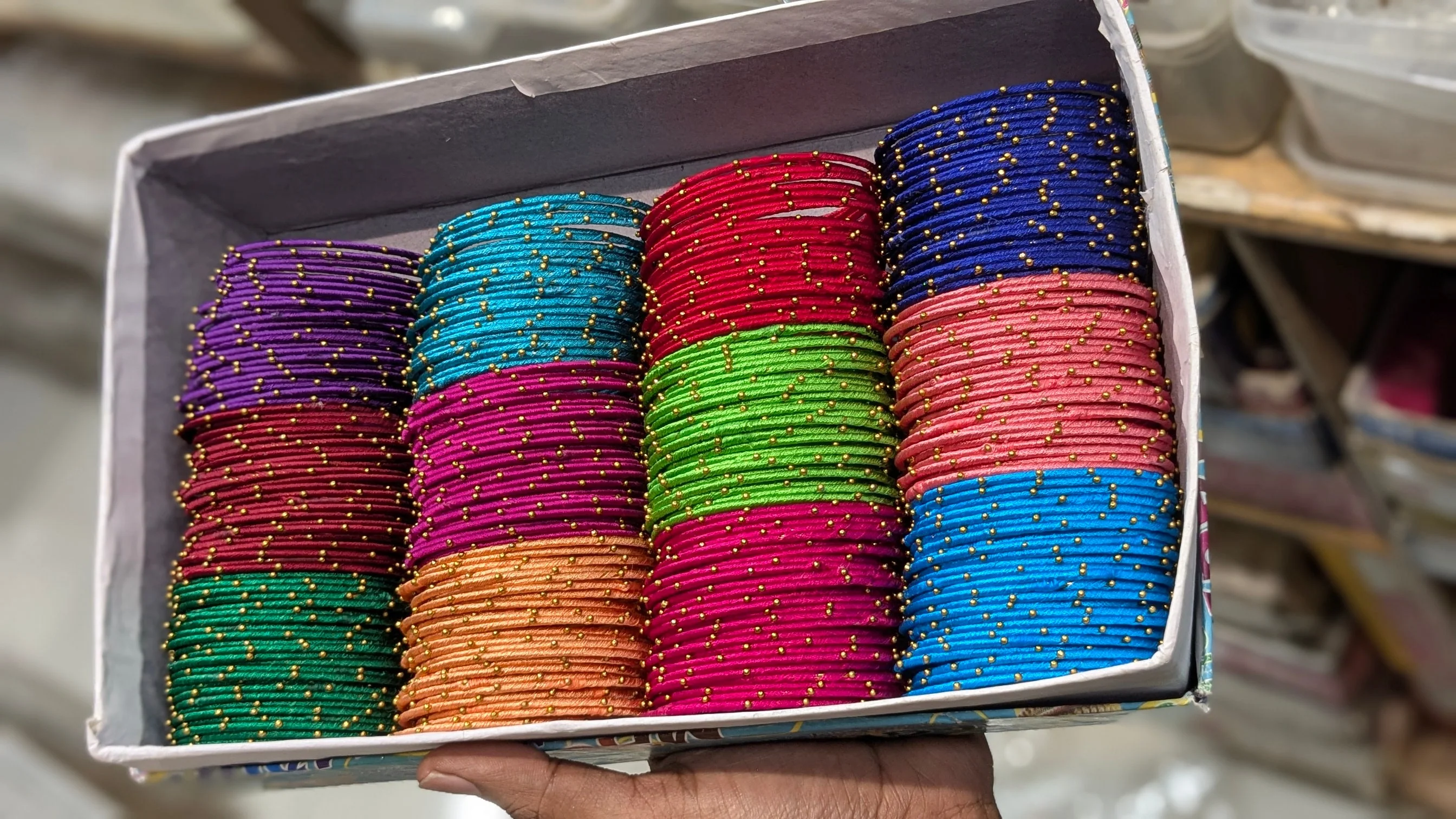 24 dozen thread bangles - Image 3