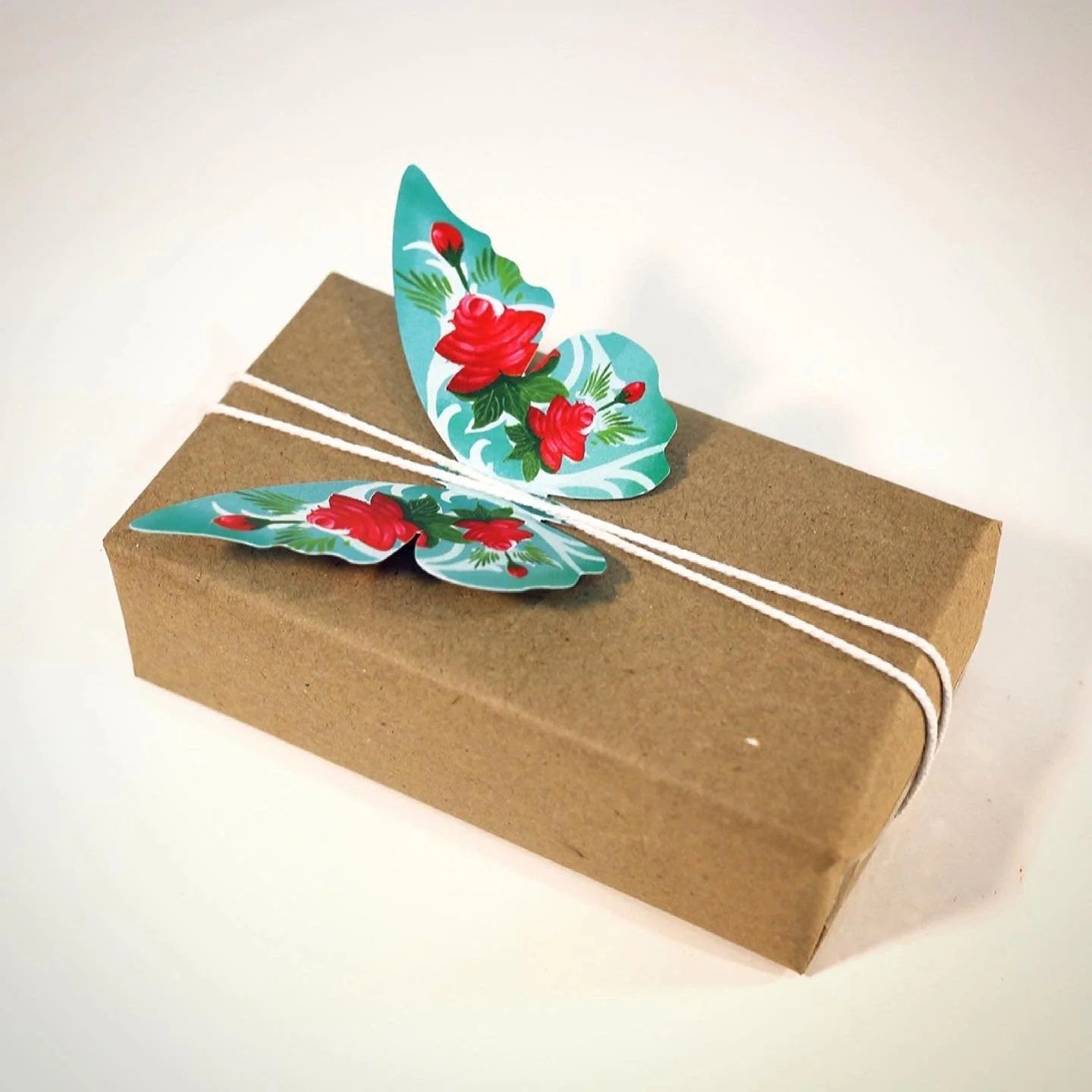 3 packs of 24 Decorative Paper Butterflies = 72 Butterflies - Image 12