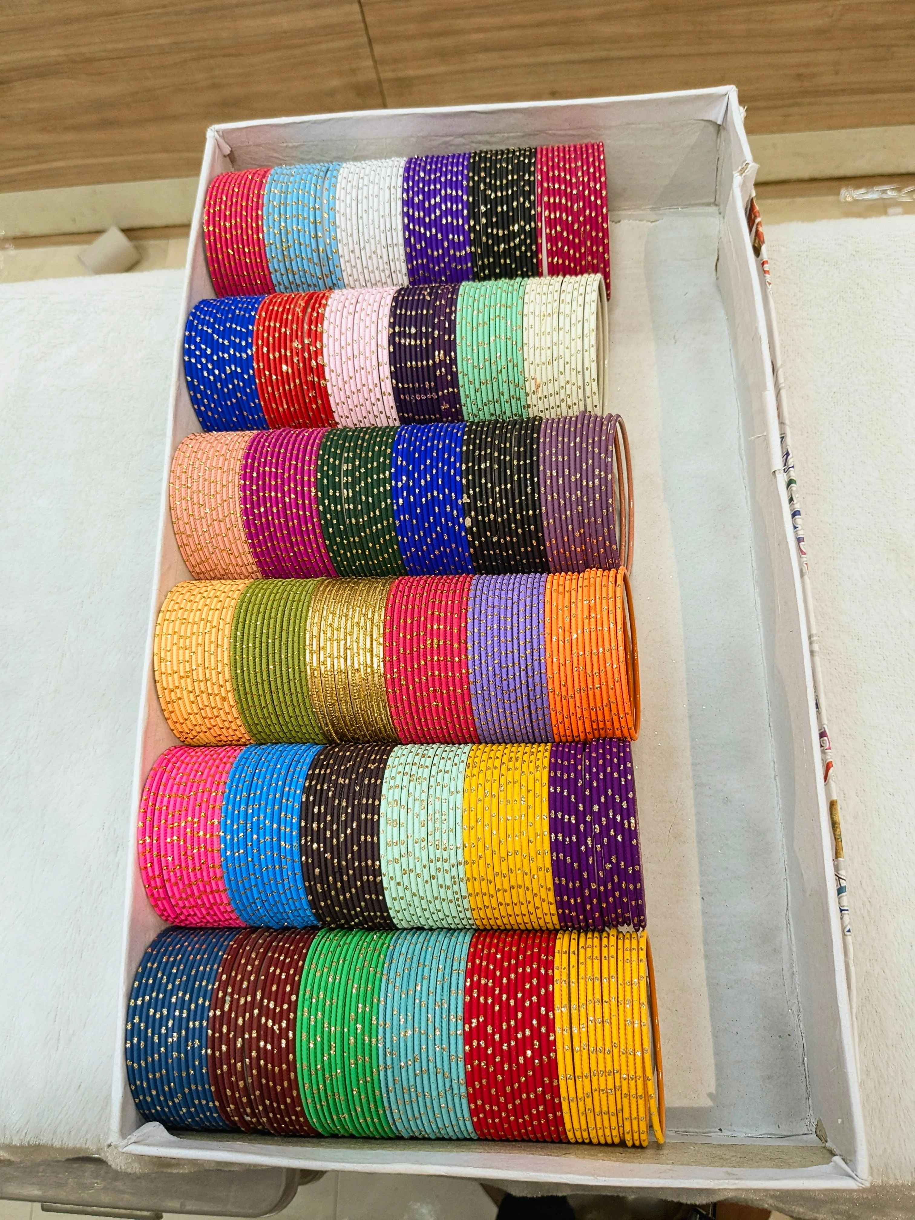 36 DOZEN DOTTED BANGLES - Image 2