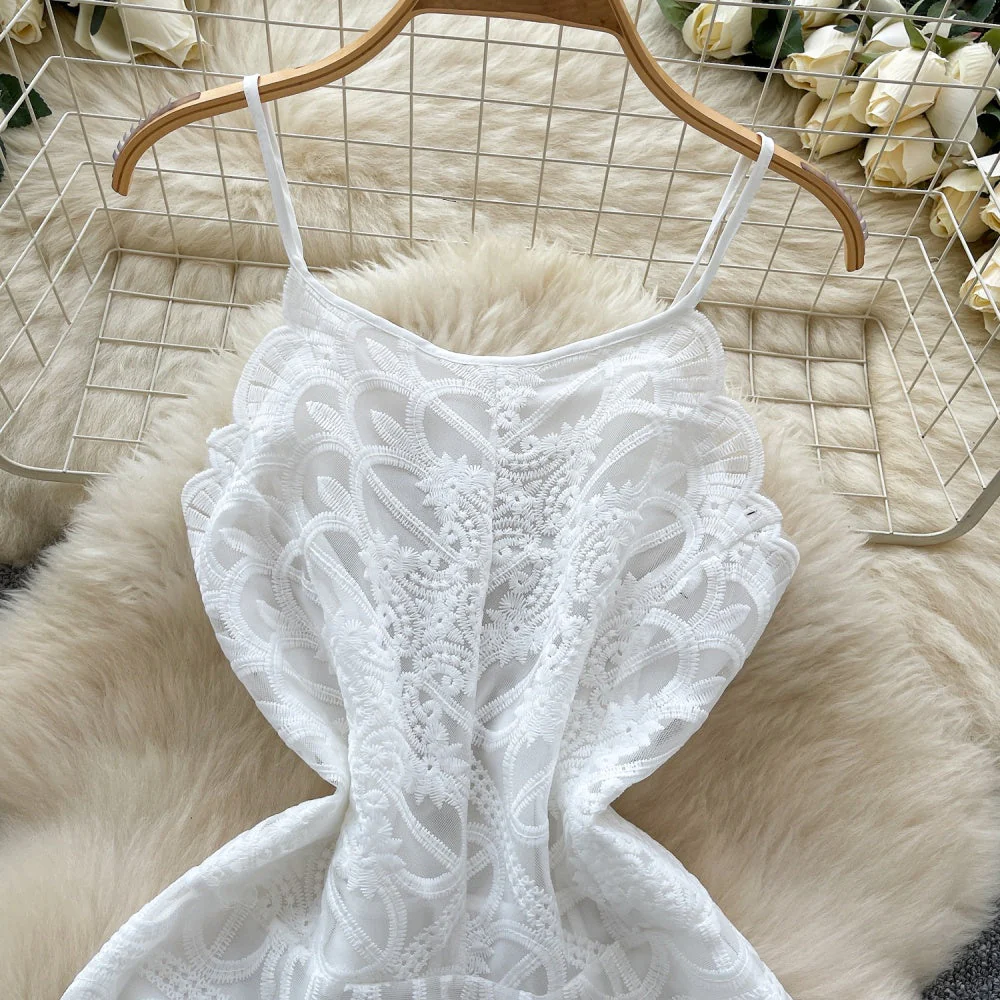 Alice Backless Lace Dress - Image 2