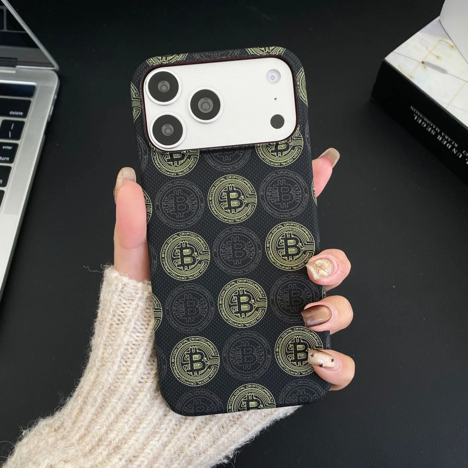 Apple Iphone Kevlar Magnetic Cover with Bitcoin Pattern - Image 10