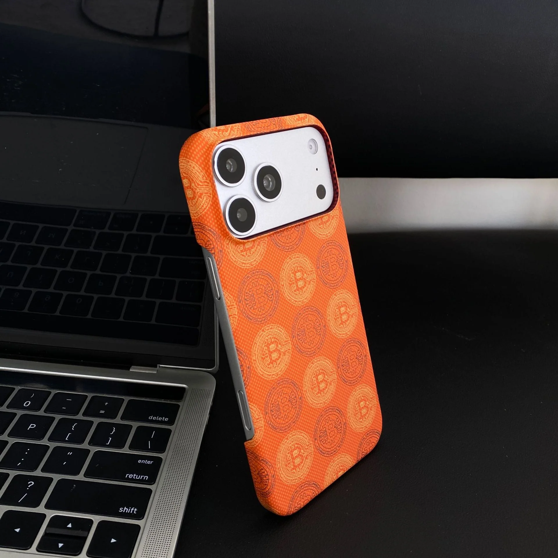 Apple Iphone Kevlar Magnetic Cover with Bitcoin Pattern - Image 7