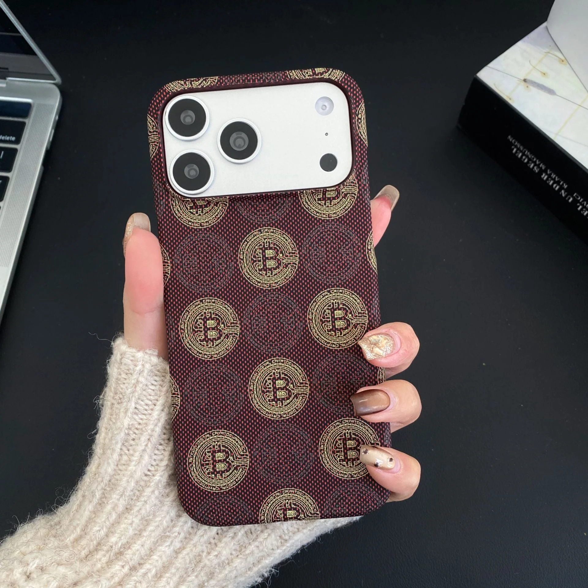 Apple Iphone Kevlar Magnetic Cover with Bitcoin Pattern - Image 9