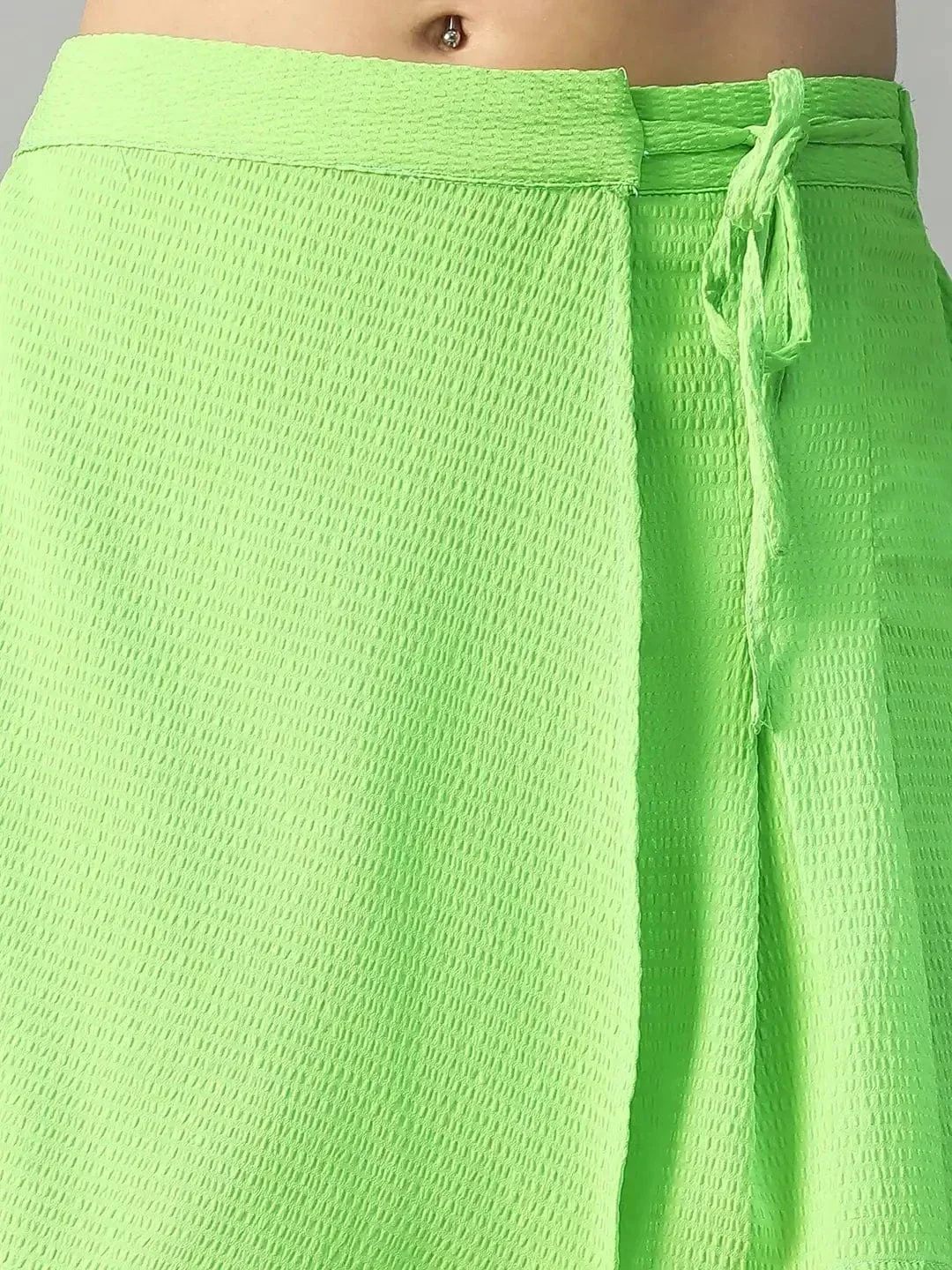 Aqua Pop Solid Green Elasticated Tie-Up Detail Seersucker Dobby Women Skort with Front Flap - Image 6