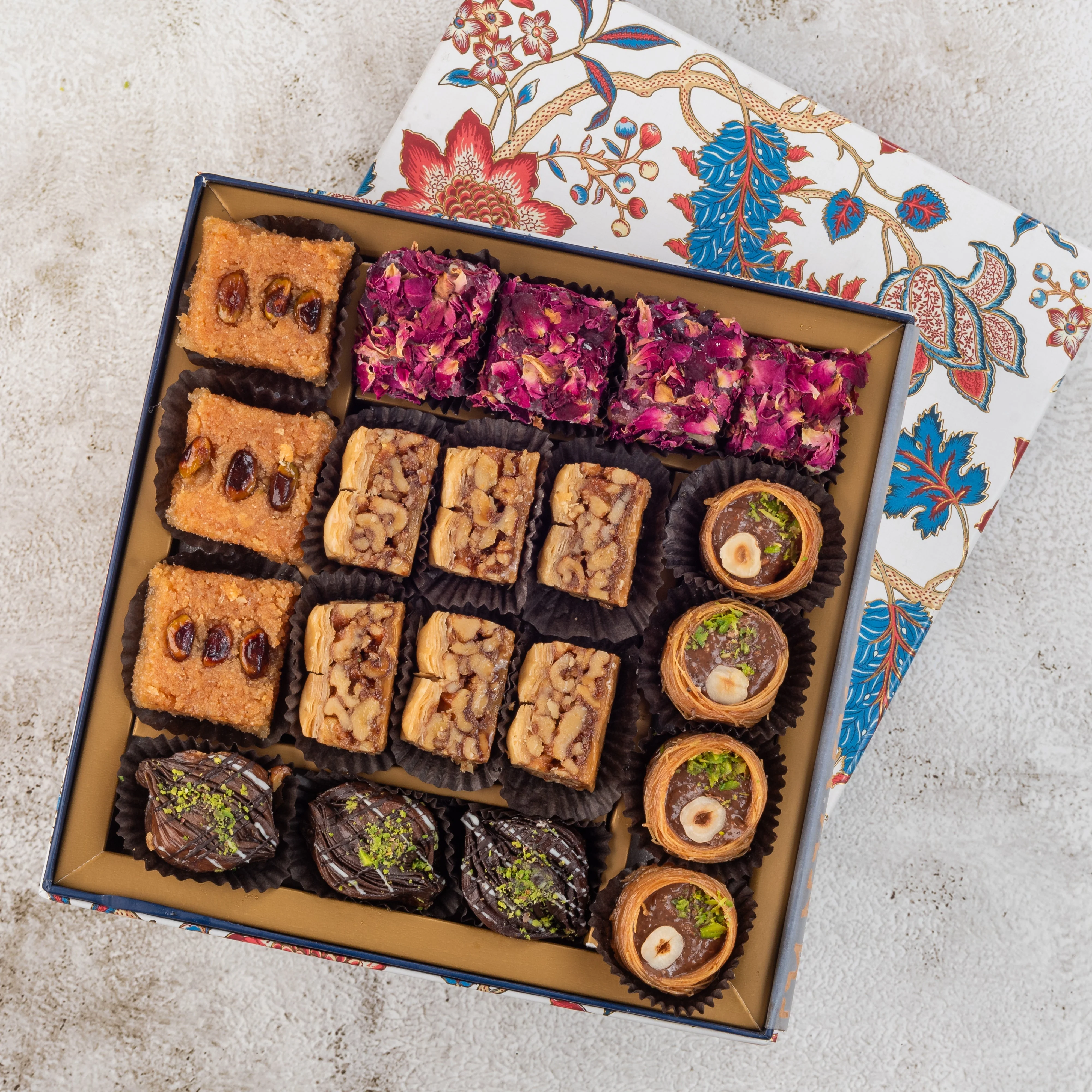 Assorted Baklava, Basbousa, Indian Sweets, Turkish Delight, Kunafa - 600 gms