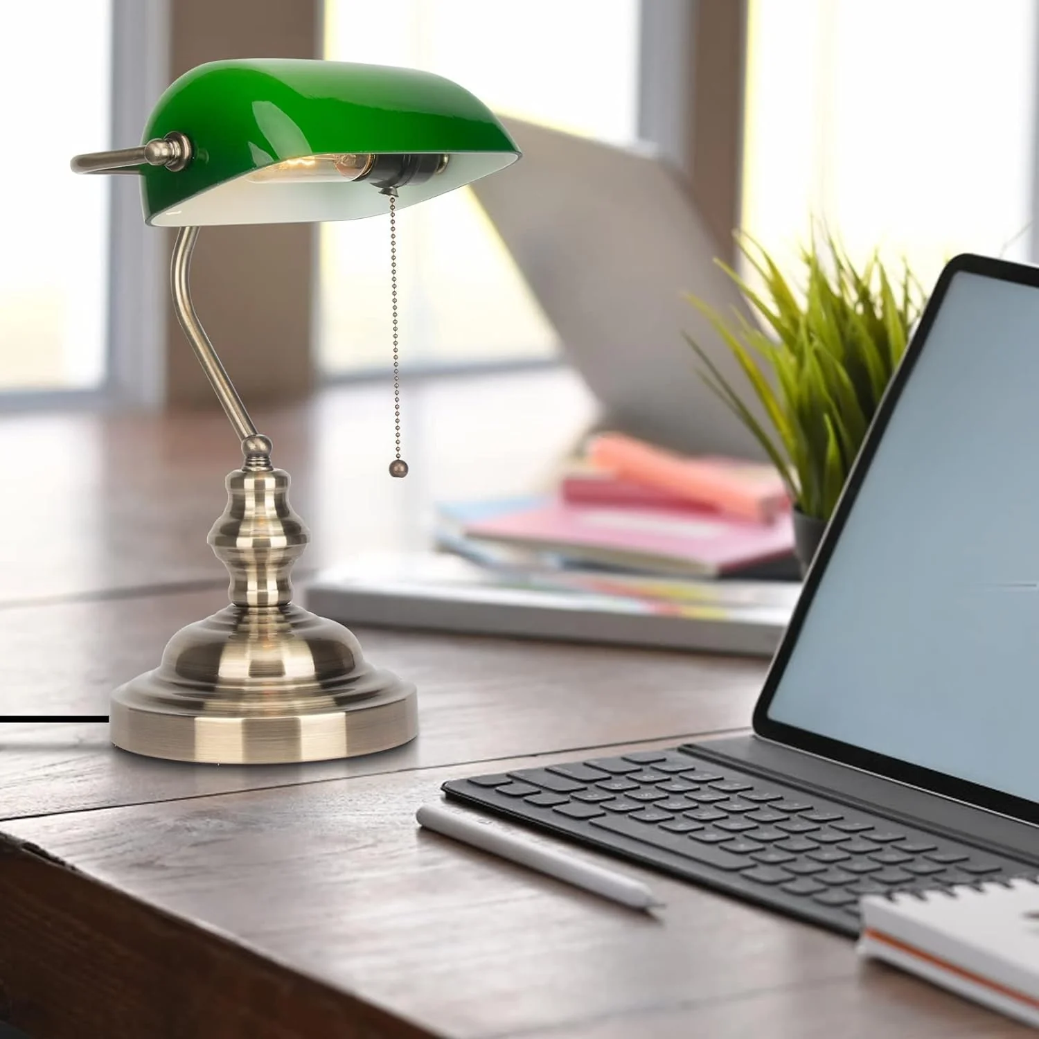 Banker Green Shade metal Table lamp - Image 4