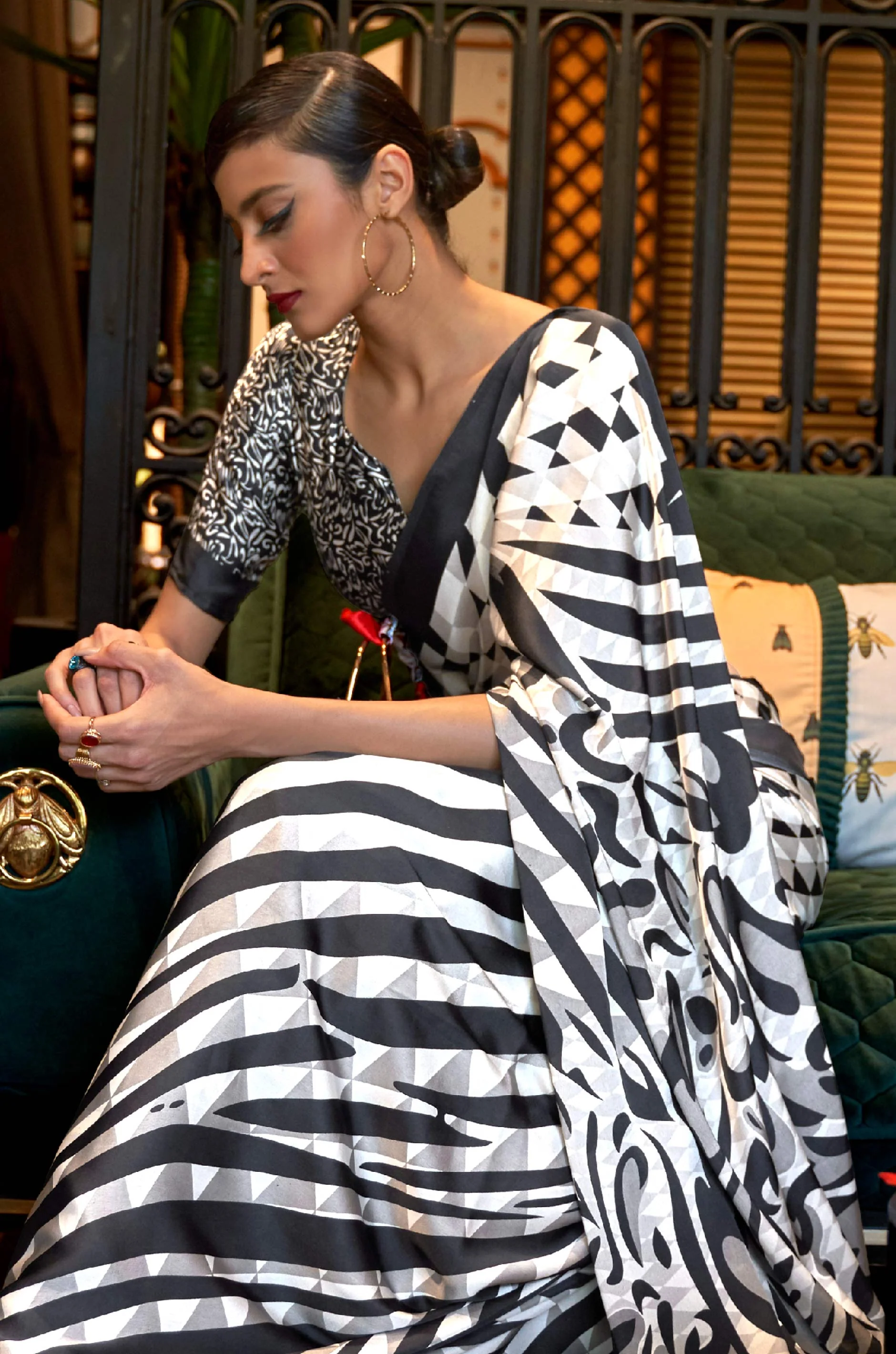 Black And White Satin Crepe Saree - Image 5