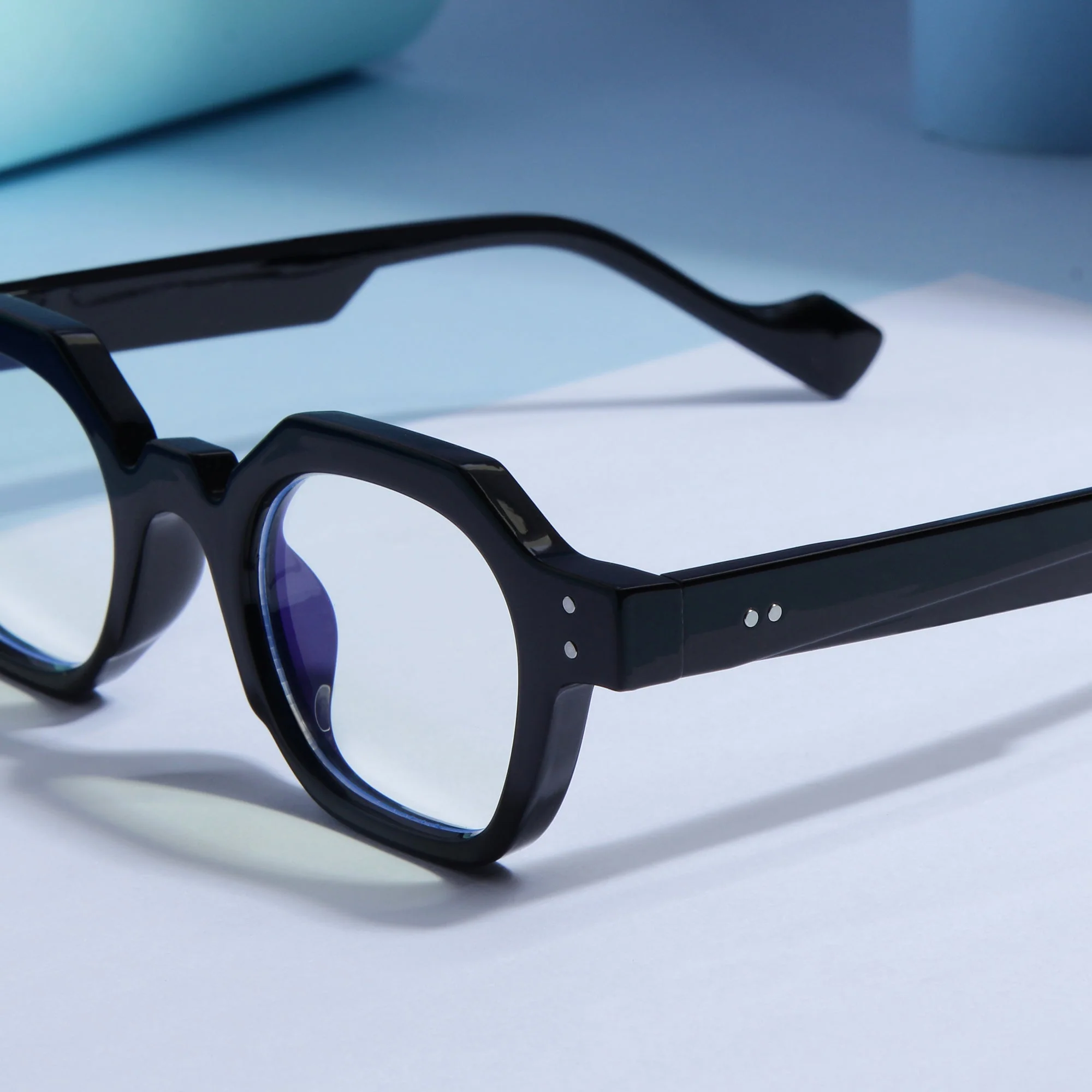Black Clear SZ 2002 Round Sunglasses - Image 2