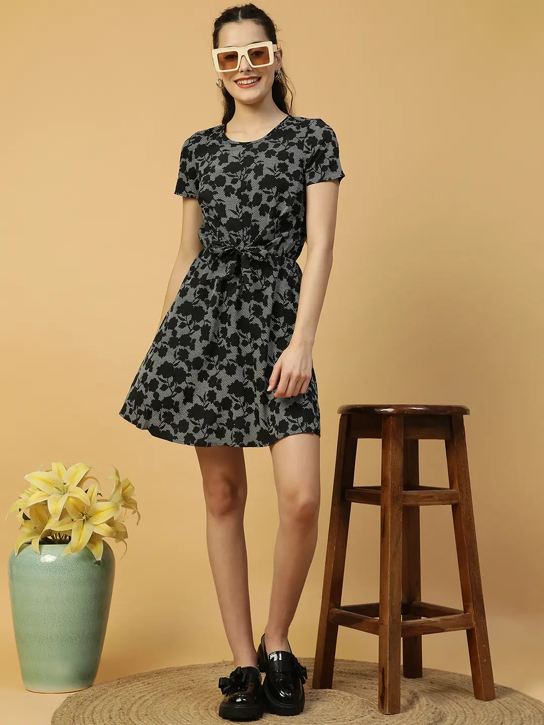 Black Floral Print Short Sleeve Women Dress With Tie-Up Waist Belt - Image 8