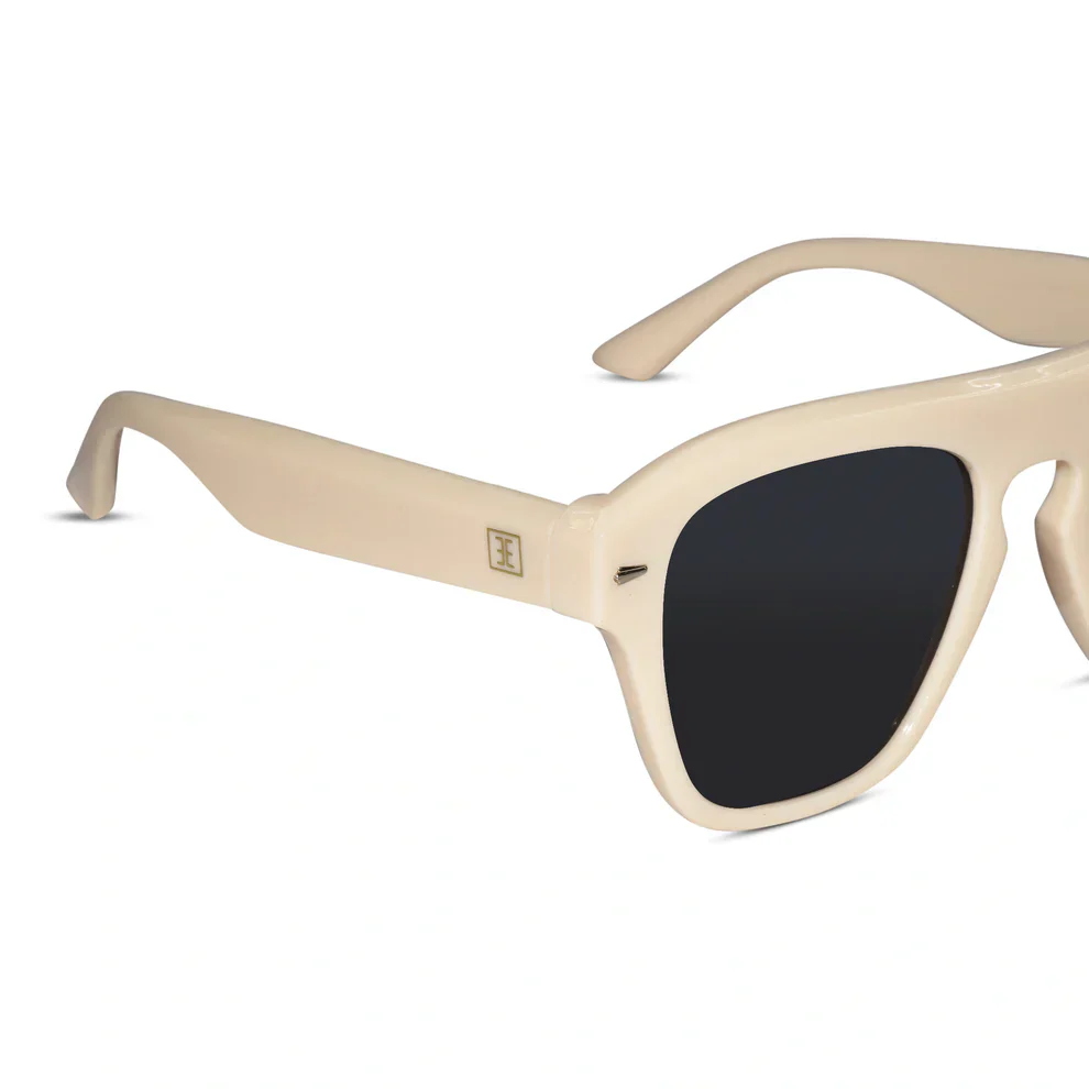 Black Rectangular Sunglasses For Men & Women - Image 6