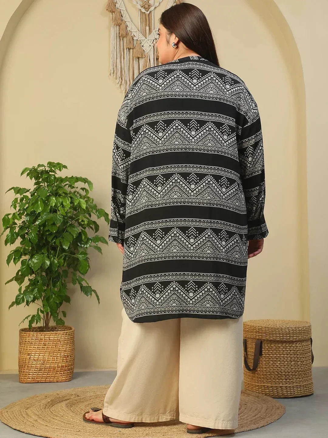 Black V- Neck Long Sleeve Rayon Crepe Abstarct Print Plus Size Women Tunic - Image 5