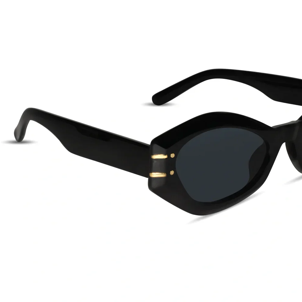 Bold Cat eye Red Sunglasses For Women - Image 5