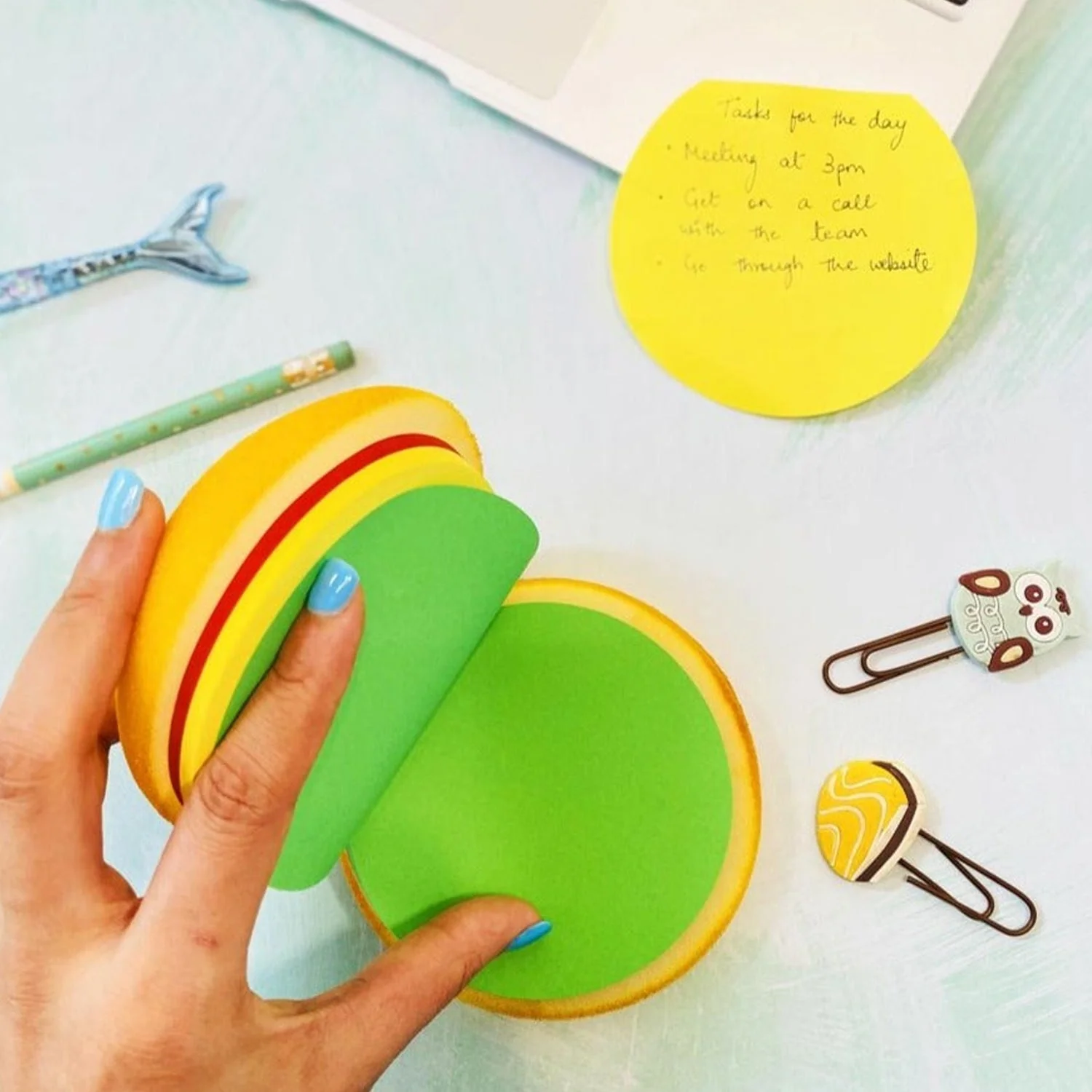 BurgerPad: Fun & Quirky Burger-Shaped Memo Pad with 100 Unruled Pages, Pocket-Size Notepad for Notes & Journaling - Image 6