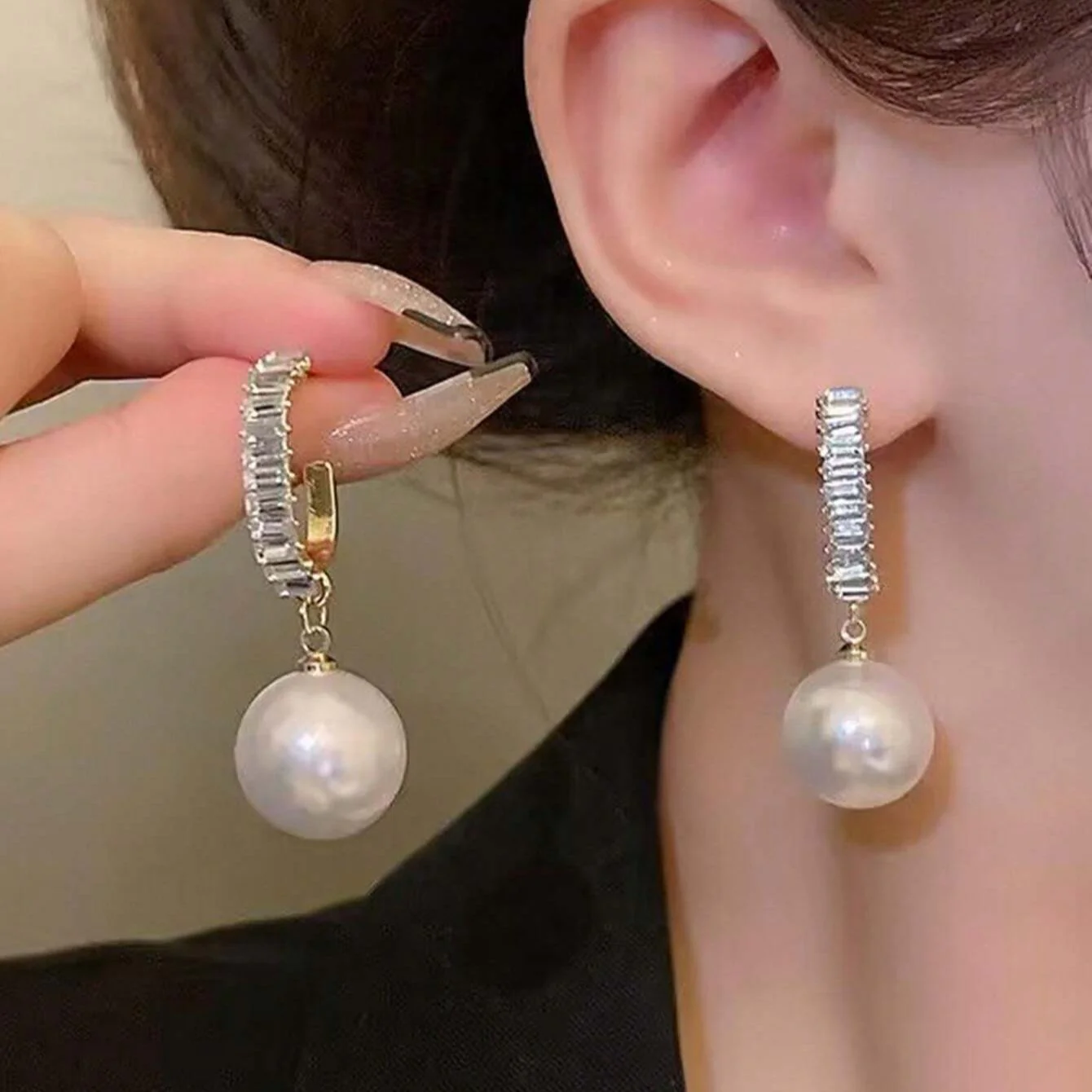 Business Classic White Earring - Image 3