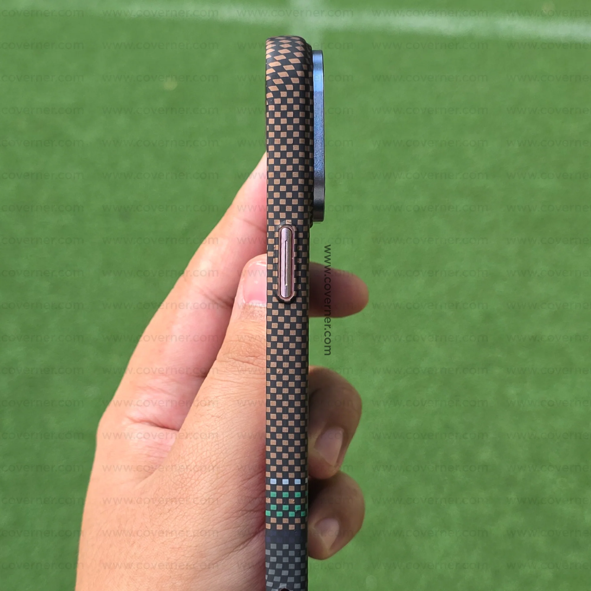 CarbonEdge Pro – Premium Carbon Fiber Texture MagSafe Case by Coverner India - Image 8