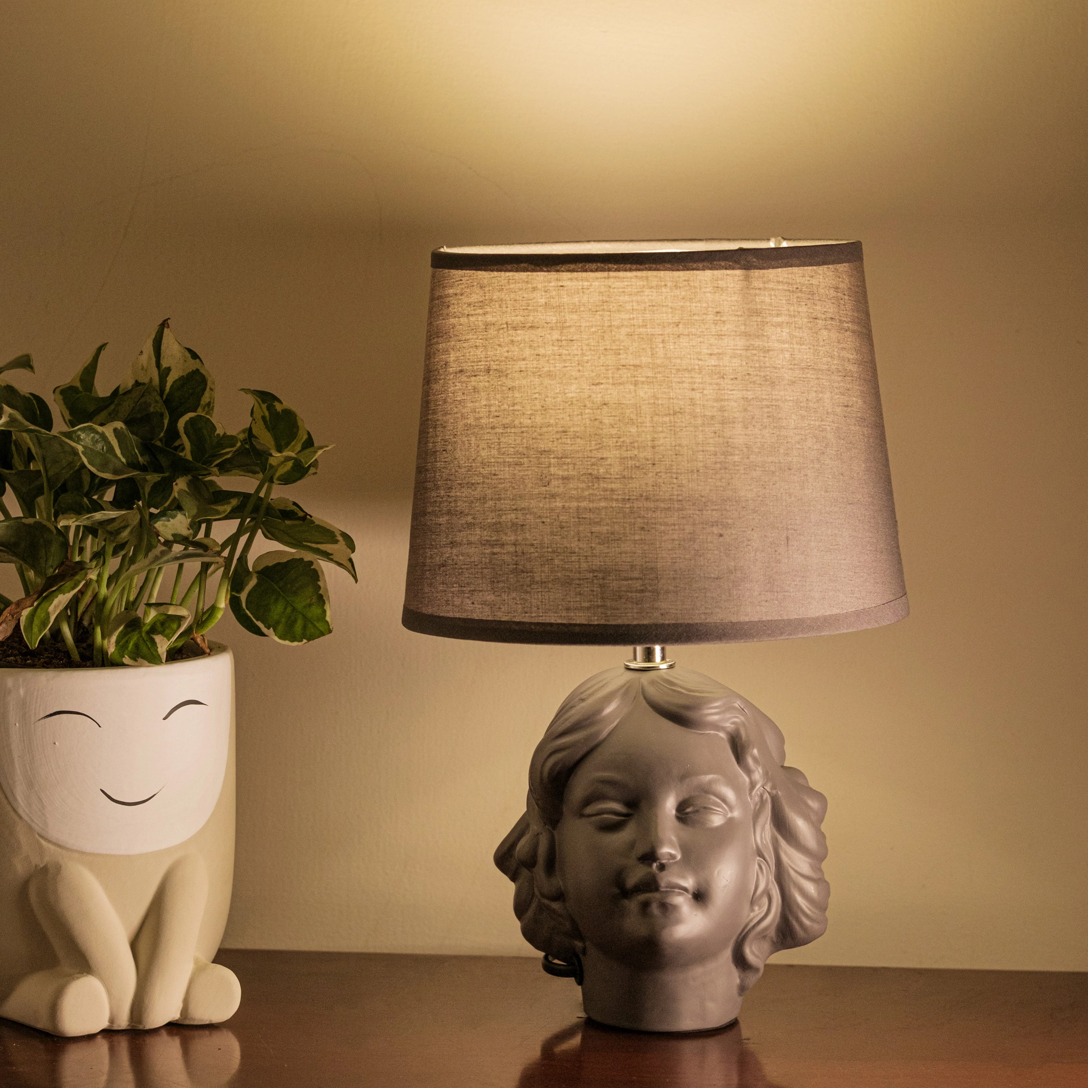 Ceramic greekstyle table lamp with lamp shade - Image 3