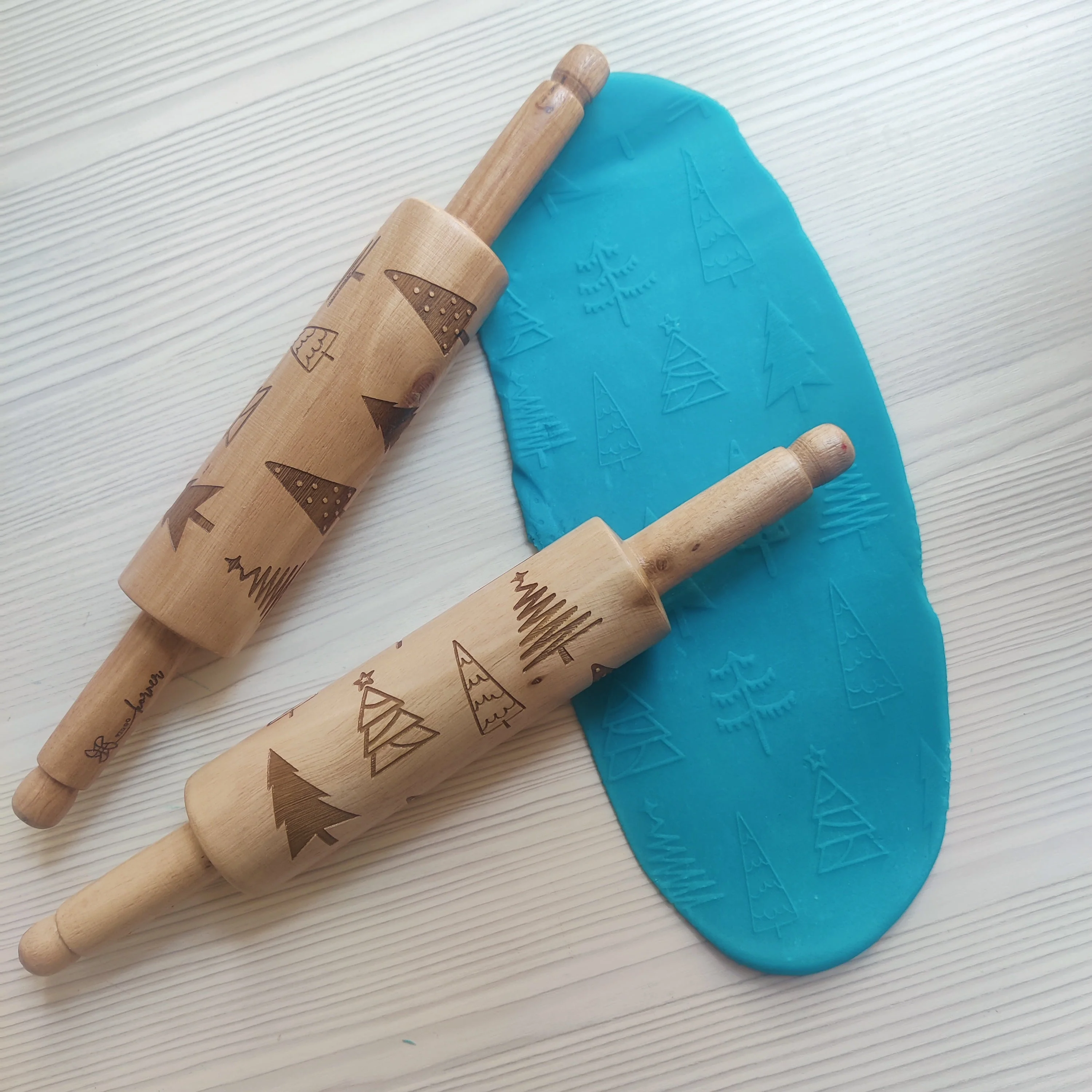 Christmas Theme Wooden Rolling Pin - Image 2