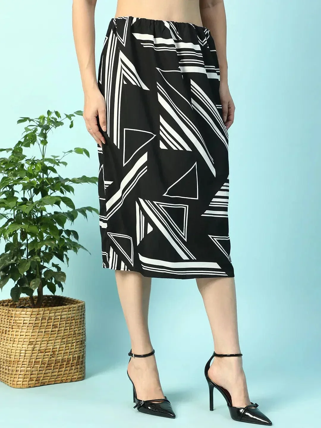 Classy Black Geometrical Print Elasticated Knee Length Women Satin Skirt - Image 4