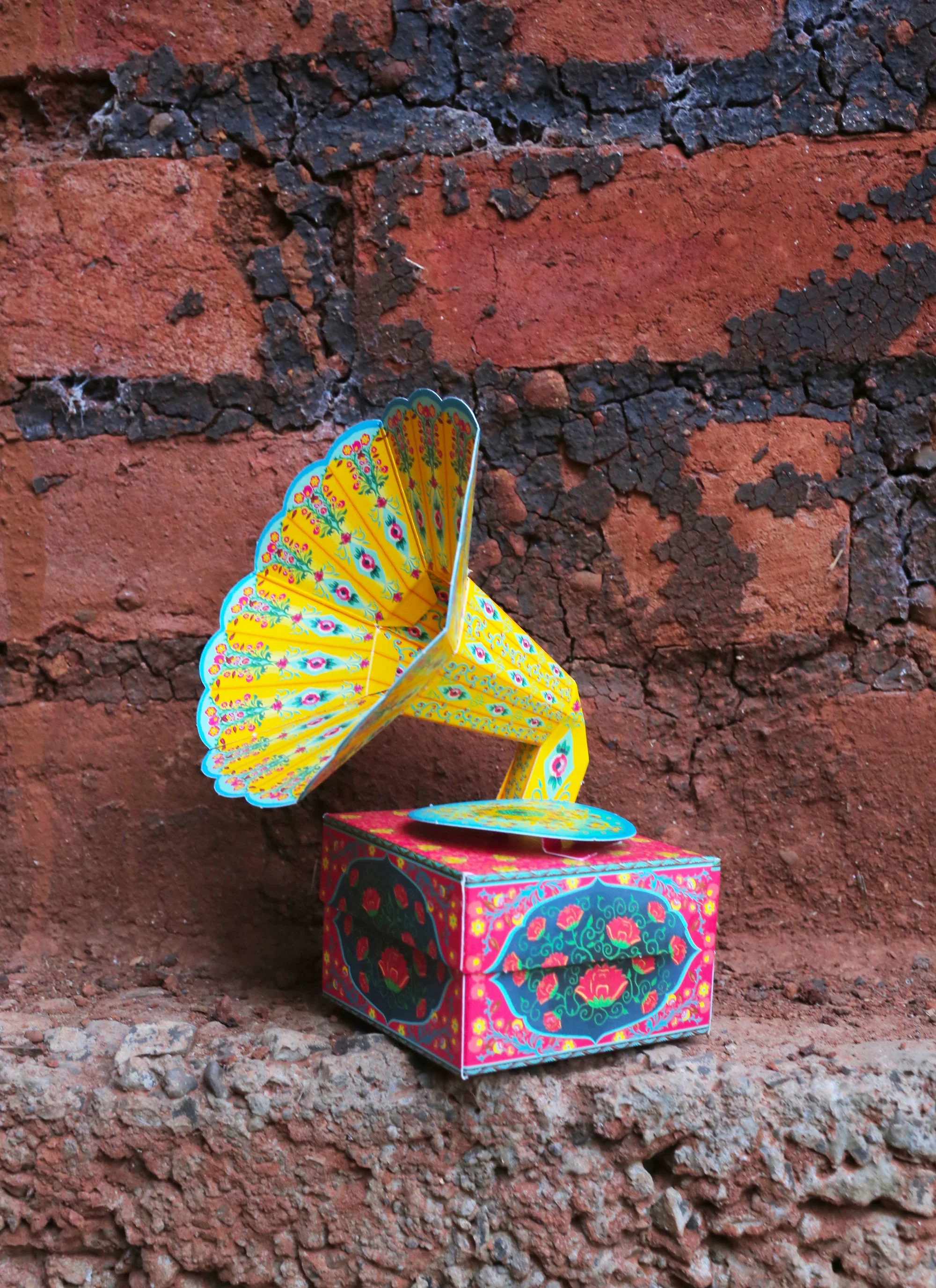 Colourful Mini Gramophone Box DIY Paper Craft Kit - Image 8