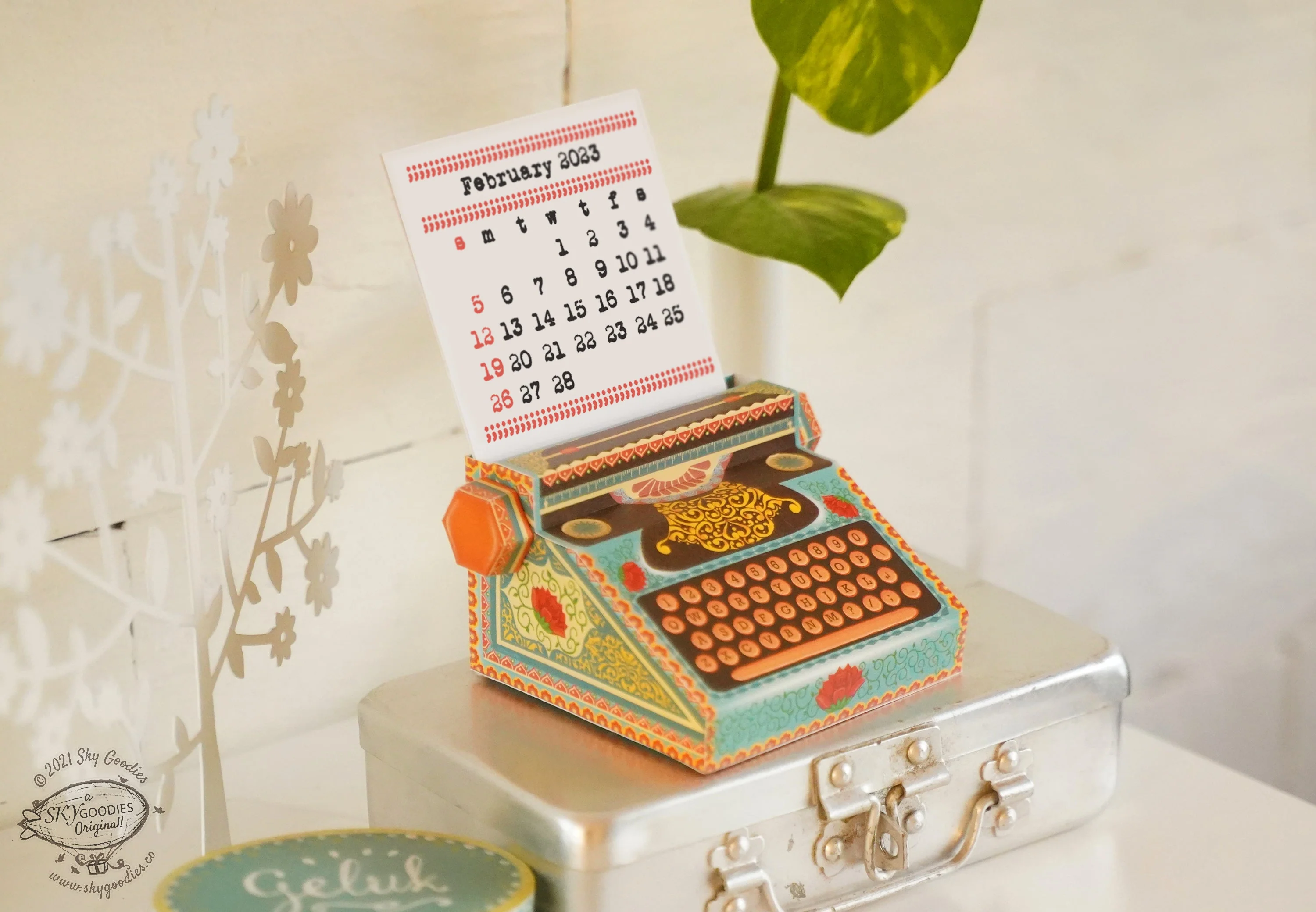 Colourful Typewriter Desk Calendar 2025 & 2026 DIY Paper Craft Kit - Image 9