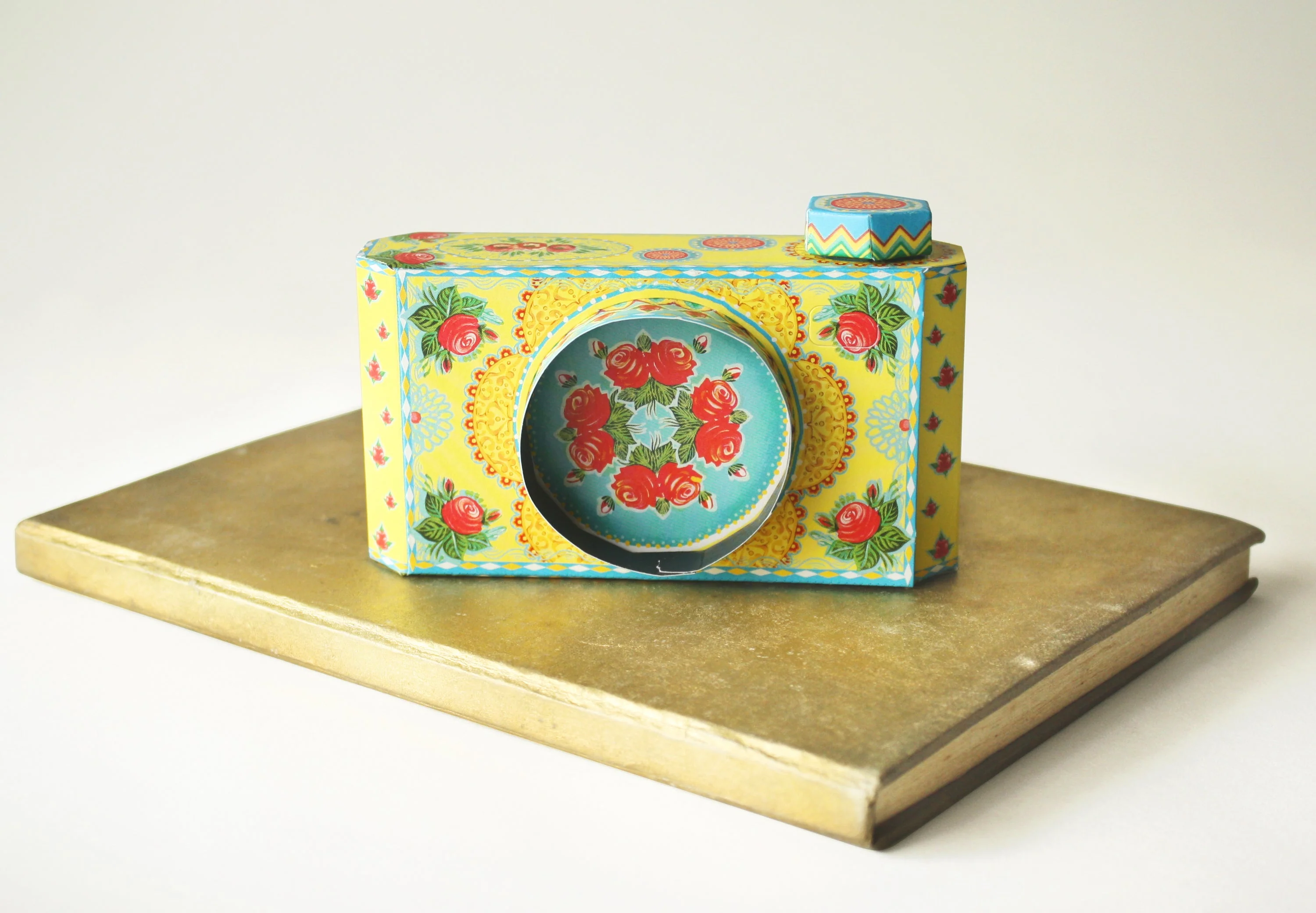 Colourful Yellow Camera Photo Frame DIY Paper Craft Kit - Image 8