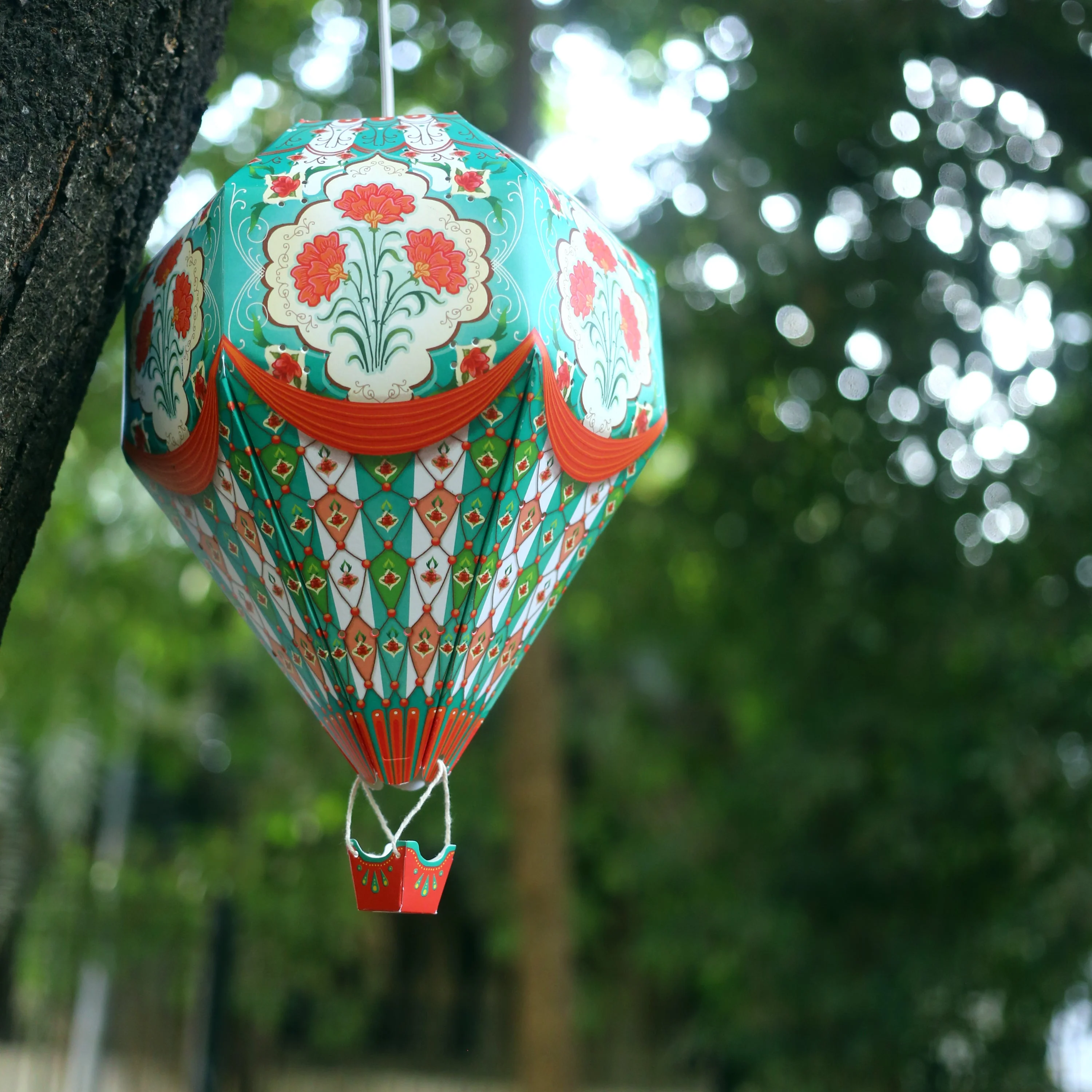 Combo Saver: 3 Hot Air Balloon Paper Lamp Shades: 1 Big Blue + 2 Small Assorted - Image 3