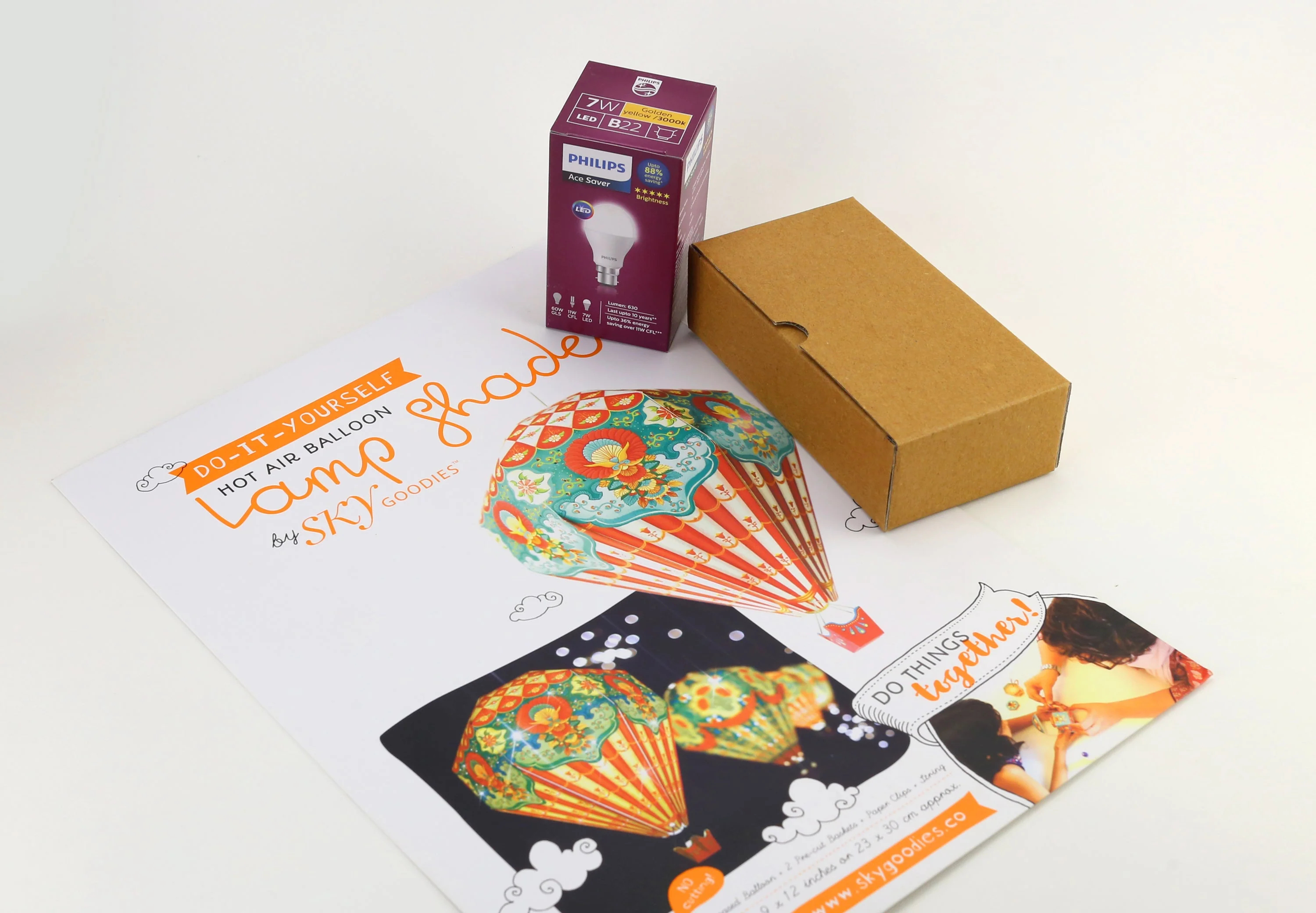 Convenience Pack with Bulb & Wire: Big Red Hot Air Balloon Paper Lamp - Image 4