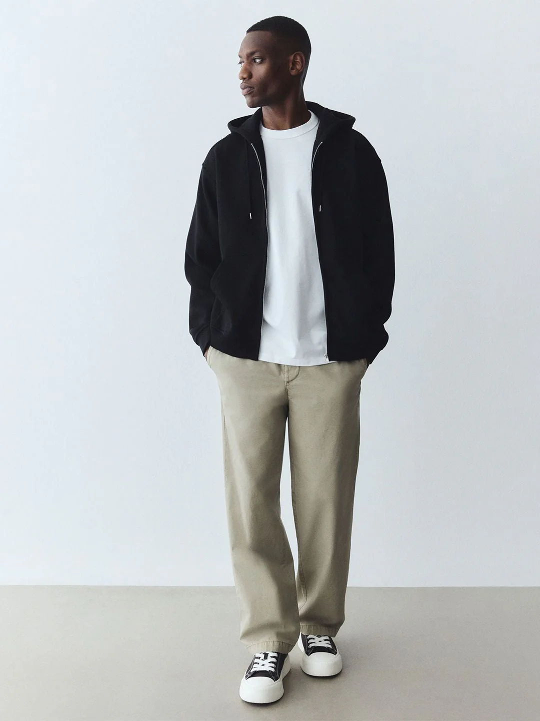 CORE BLACK HOODIE