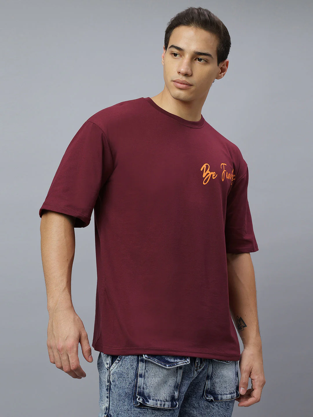 Crazy bee Oversize Back print T-shirt : Be Fearless Maroon - Image 3