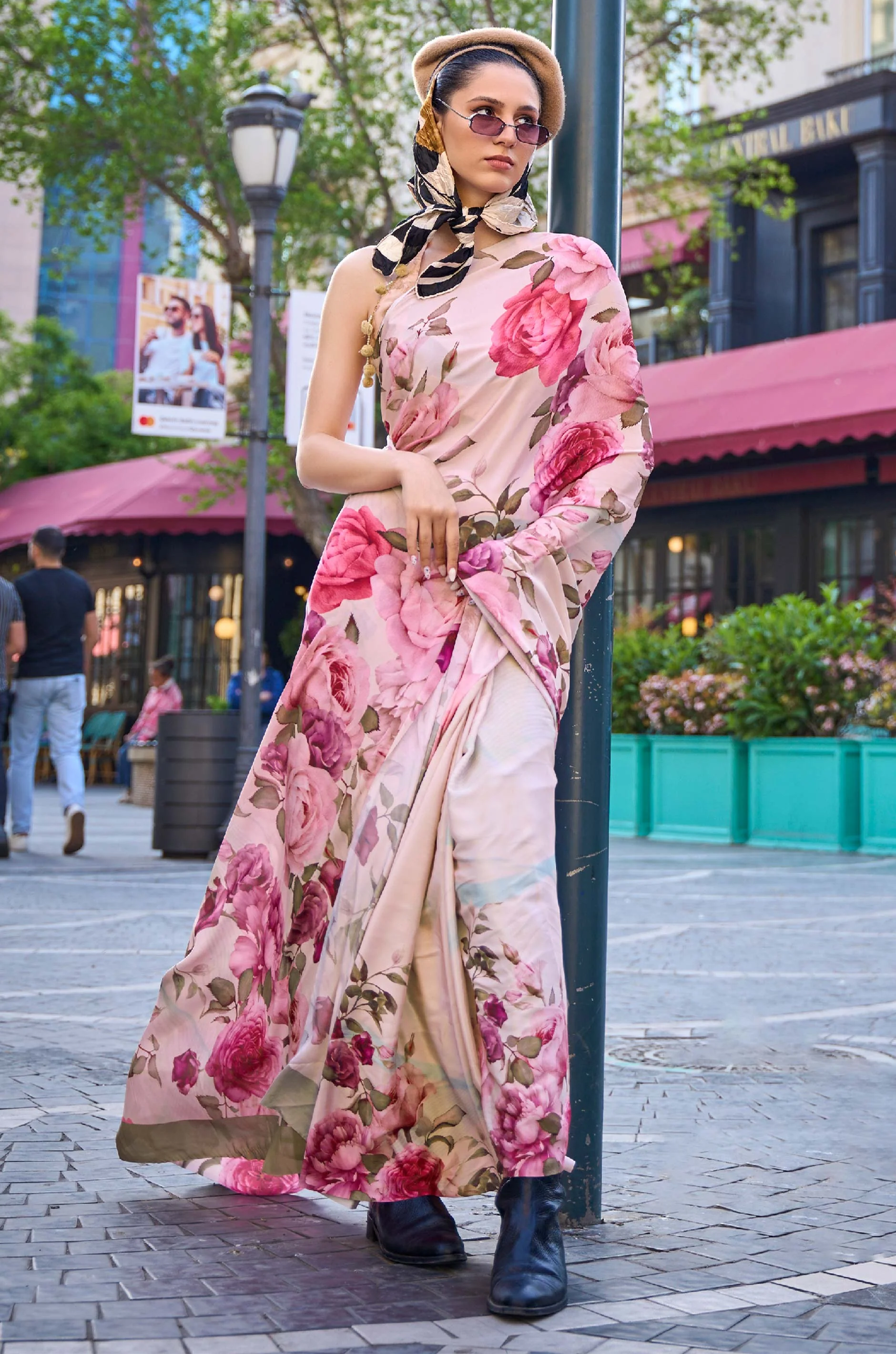 Cream Pink Digital Print Crepe Silk Saree - Image 3
