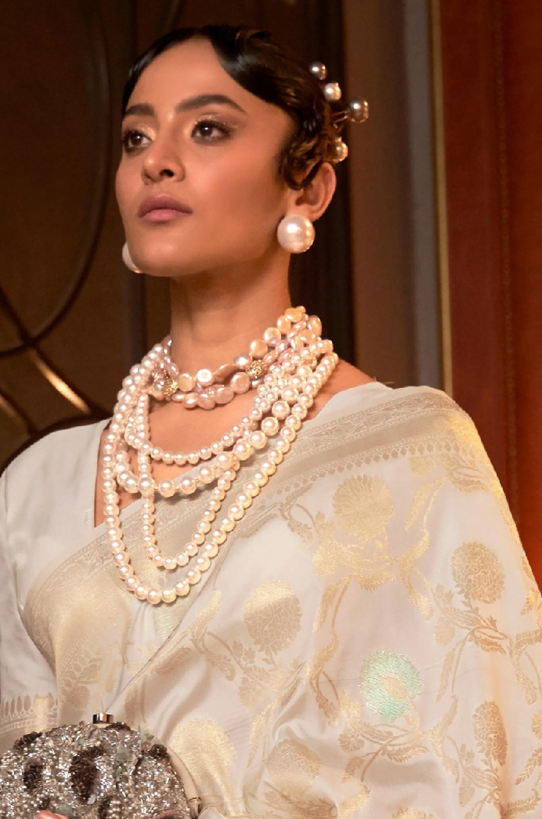 Cream Woven Banarasi Silk Saree - Image 4