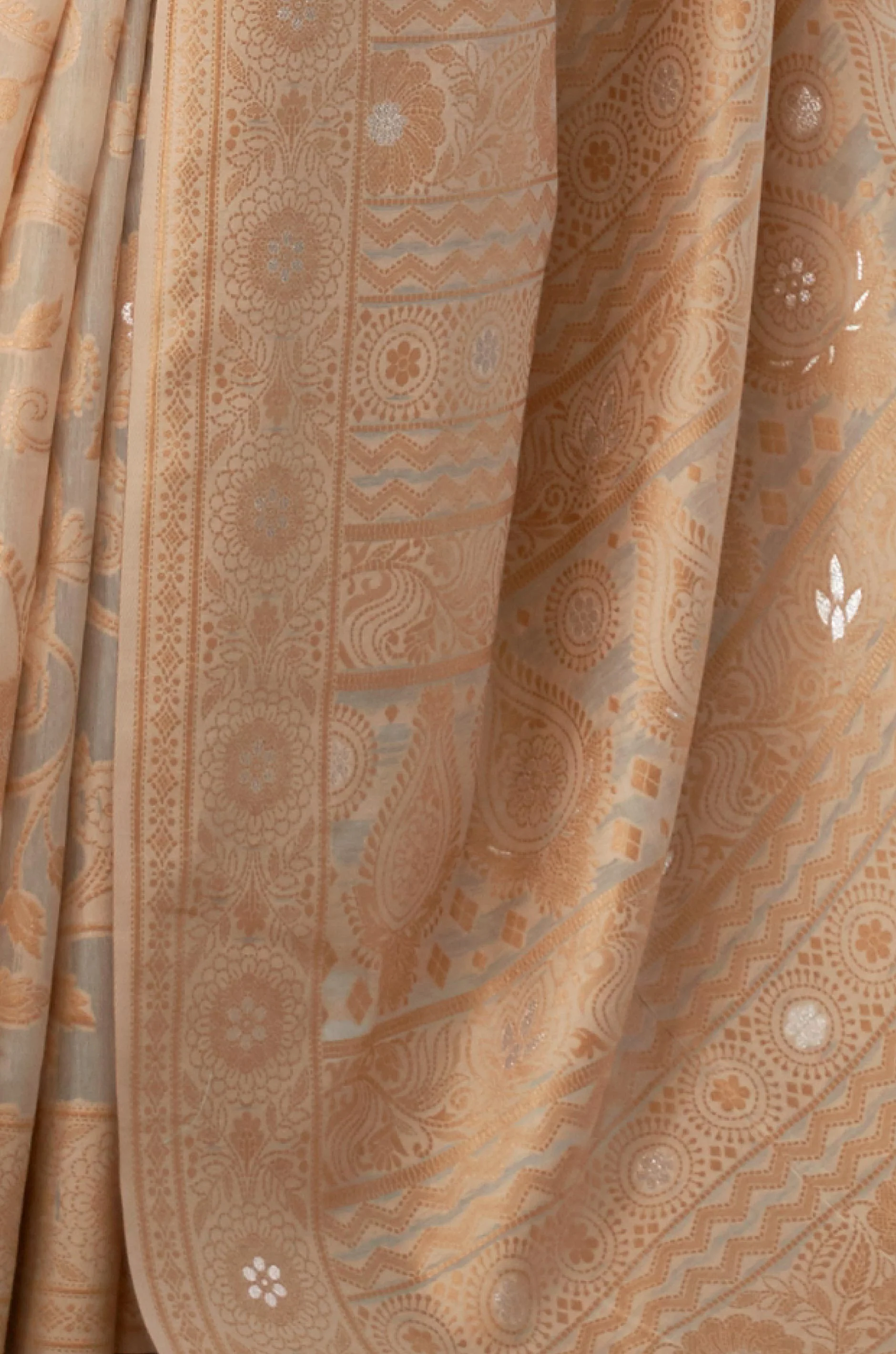 Cream Woven Chikankari Banarasi Saree - Image 2