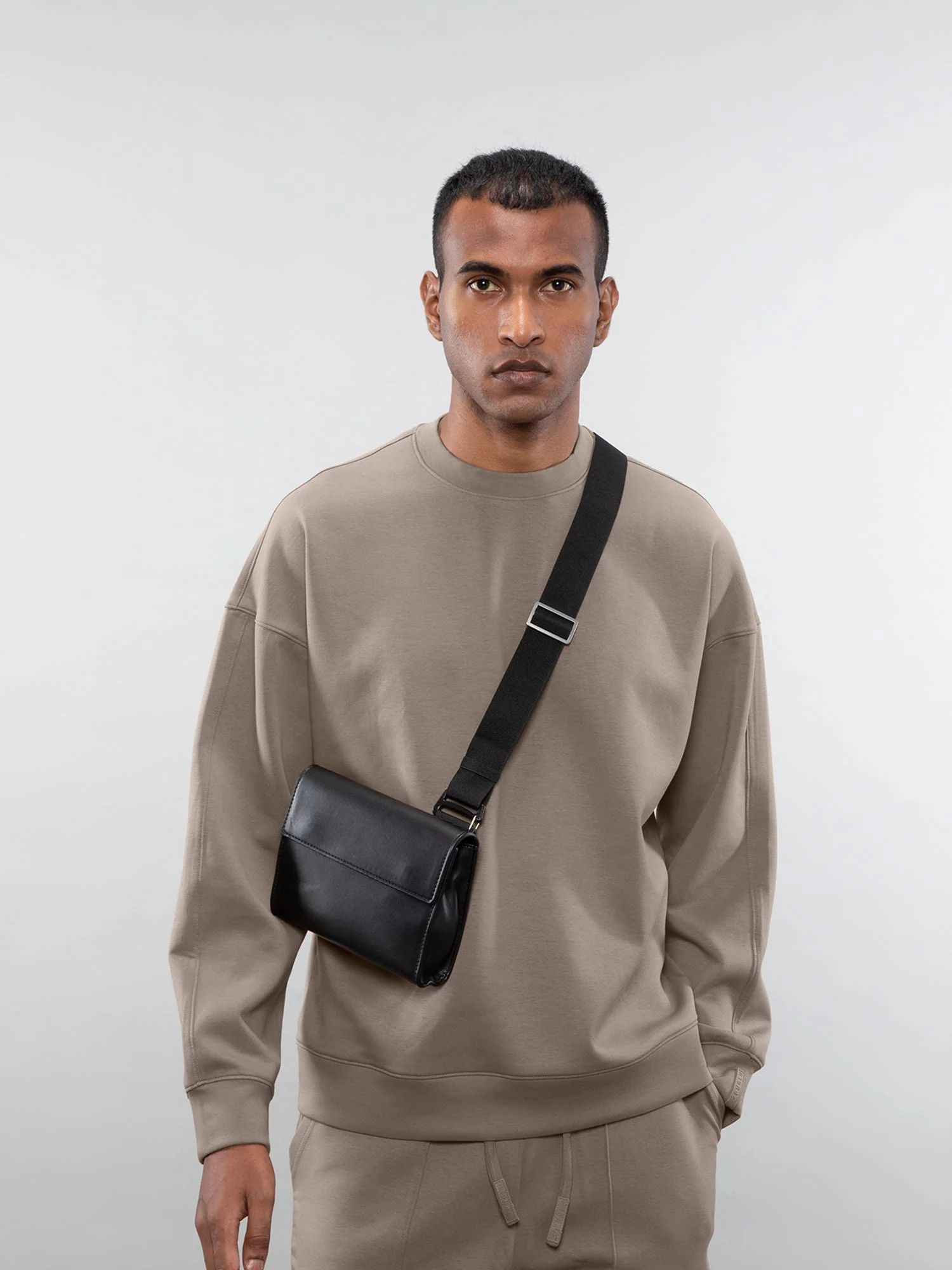 Crewneck sweatshirt - Image 6