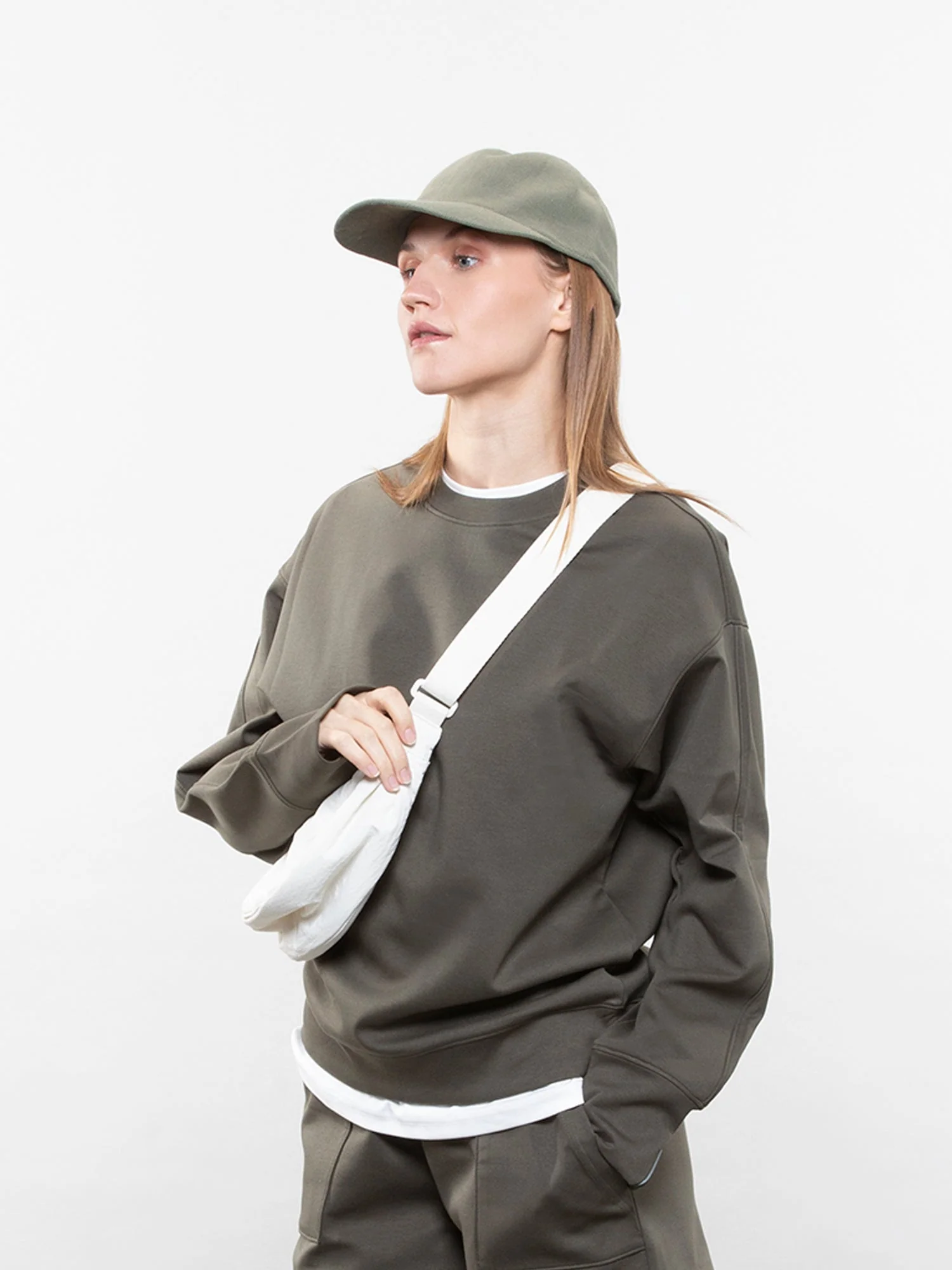 Crewneck sweatshirt - Image 12