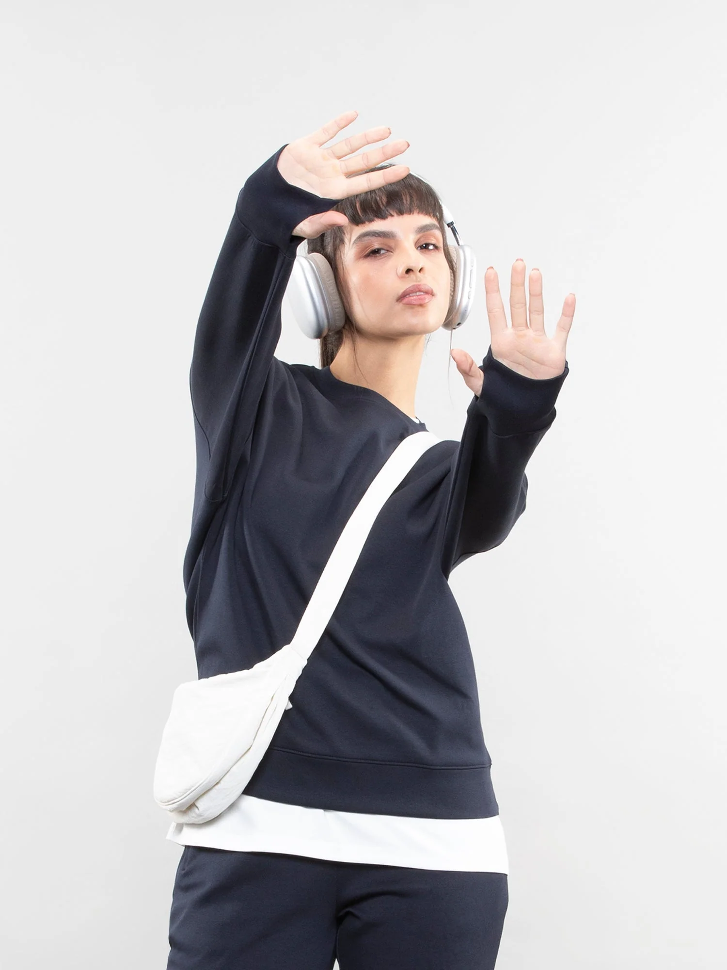 Crewneck sweatshirt - Image 23