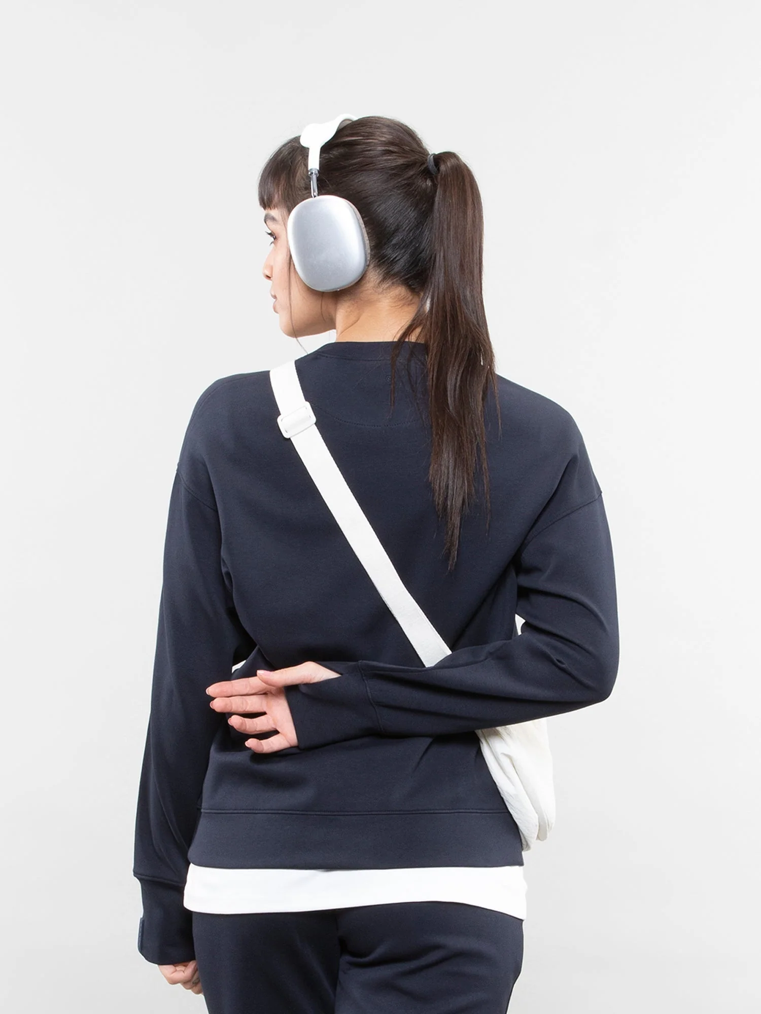 Crewneck sweatshirt - Image 25
