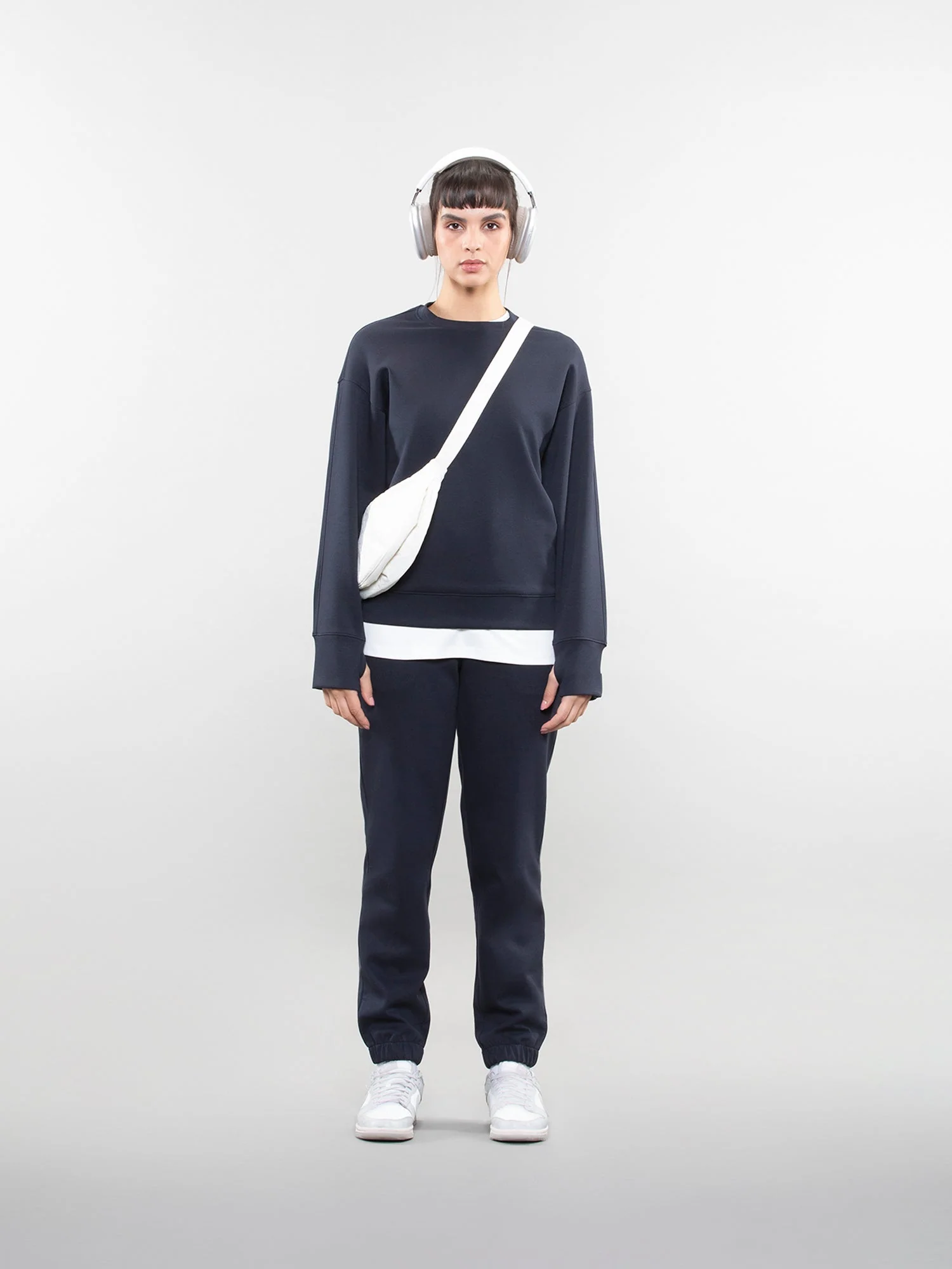 Crewneck sweatshirt - Image 30