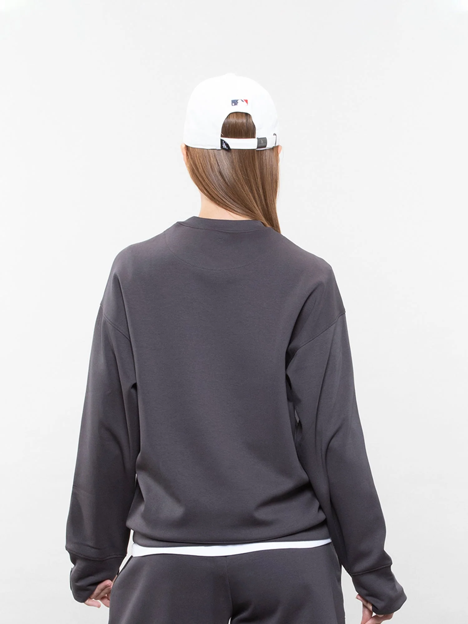 Crewneck sweatshirt - Image 34