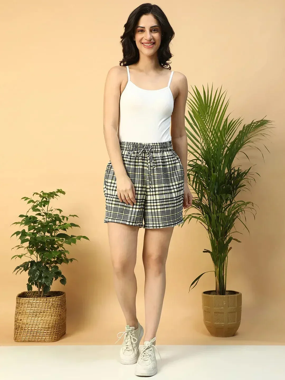 Crisp Black Check Print Elasticated With Tie-Up String Women Seasucker Shorts - Image 2