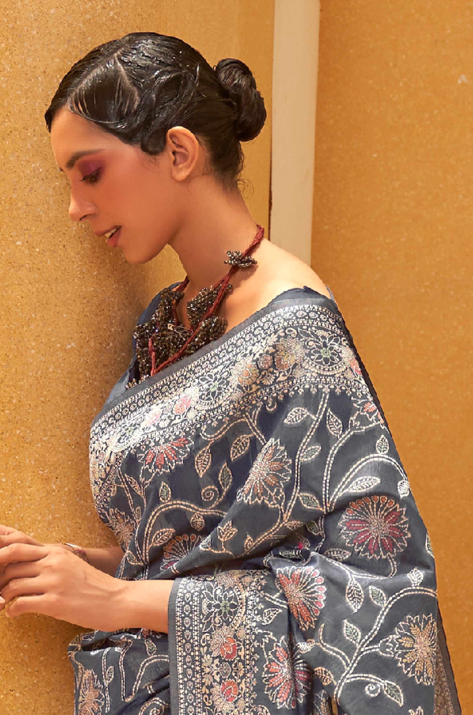 Dark Grey Woven Chikankari Lucknowi Saree - Image 4