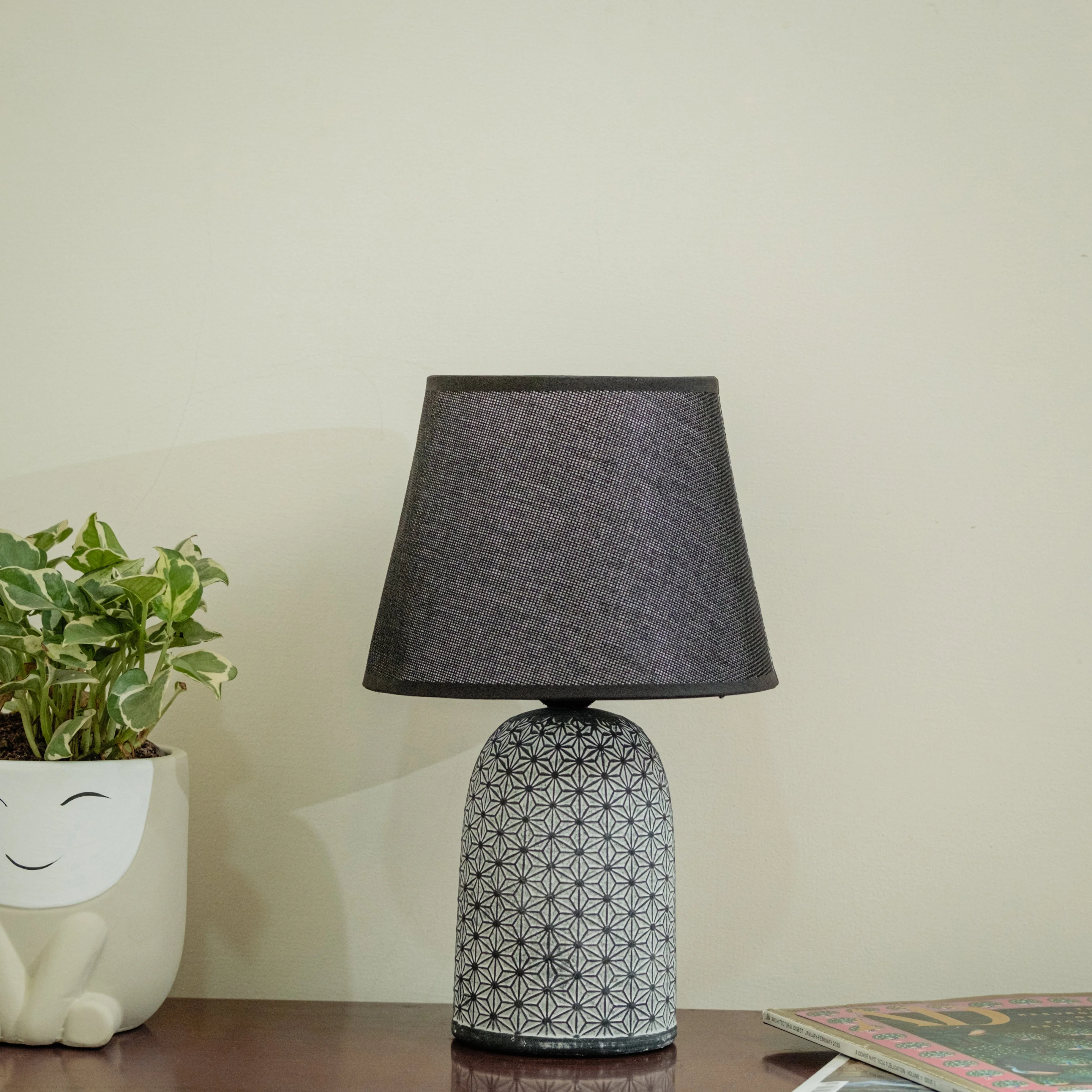 Decorative table lamp with cotton lamp shade - Image 3