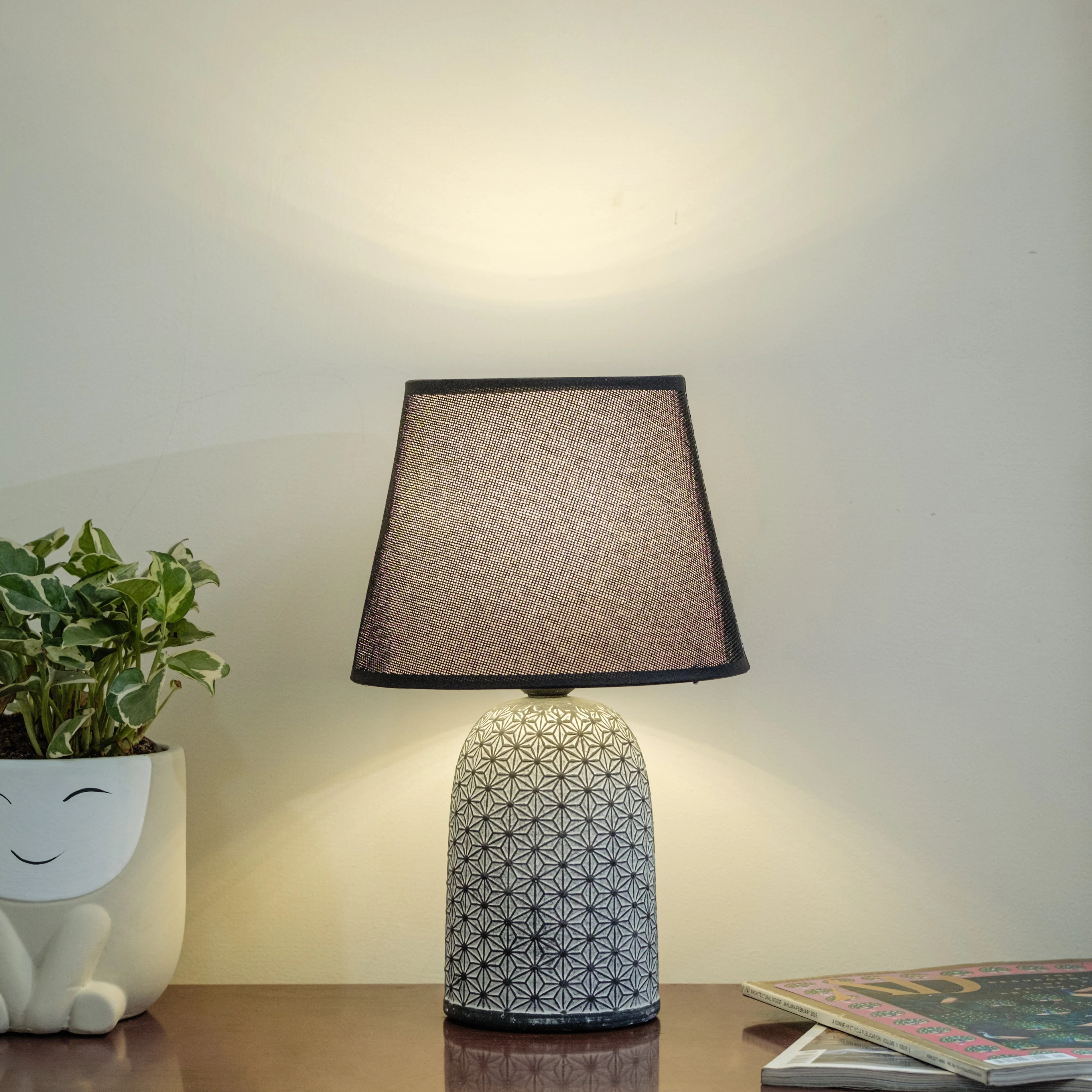 Decorative table lamp with cotton lamp shade - Image 4