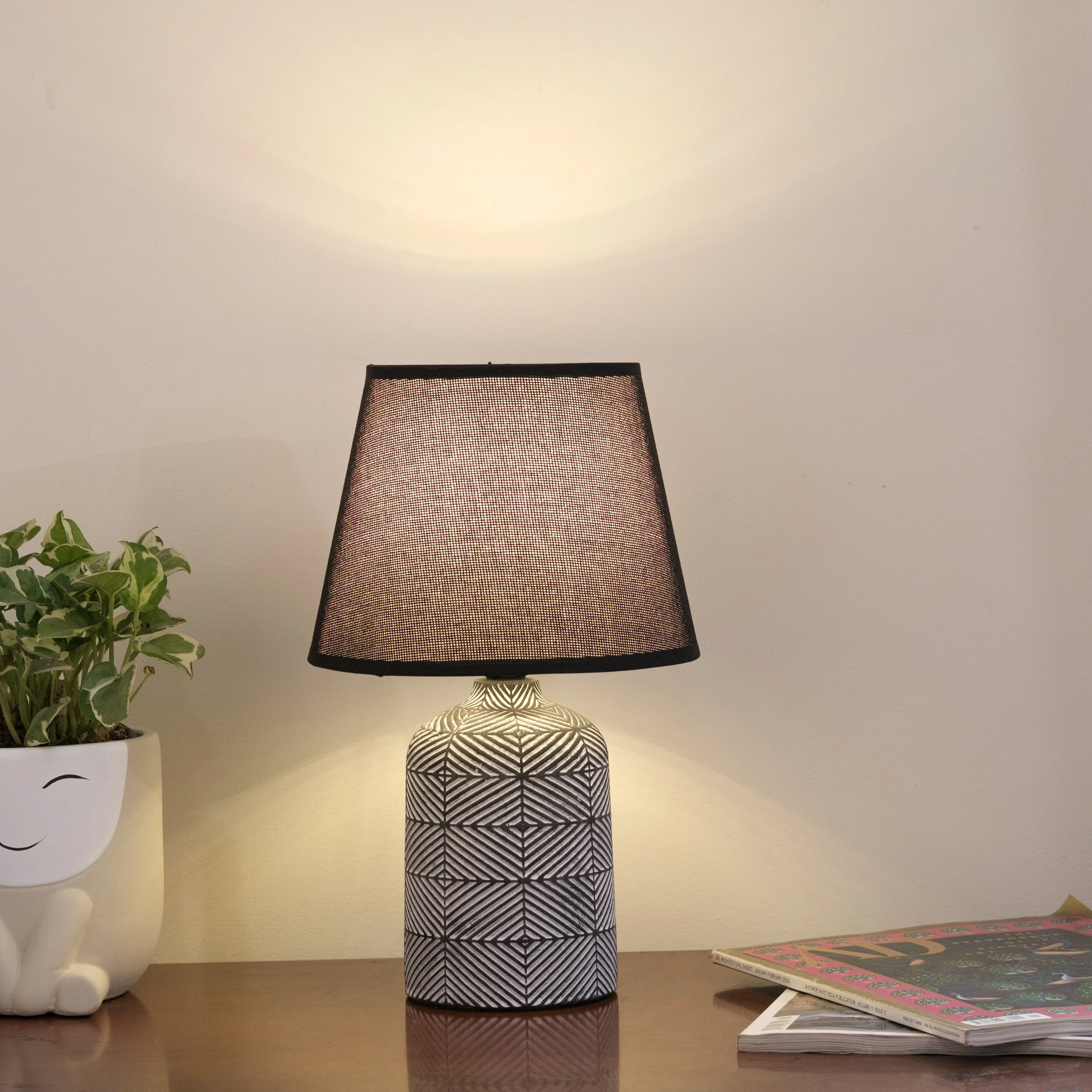 Decorative table lamp with cotton lamp shade - Image 2