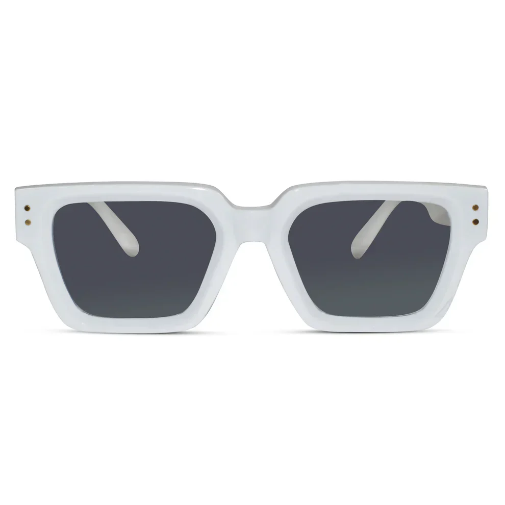 Designer Black Bold Wayfarer Sunglasses - Image 6