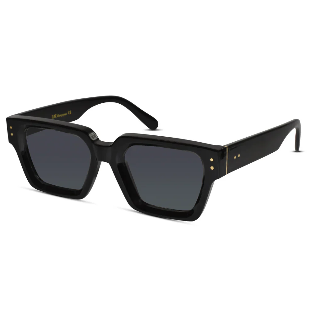 Designer Bold White Wayfarer Sunglasses - Image 8