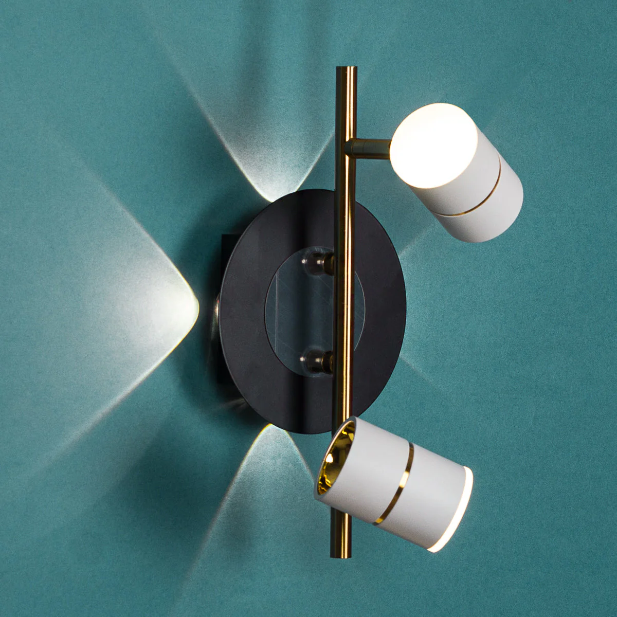 Dual focus with multiple reflection metal Wall Light - Image 2