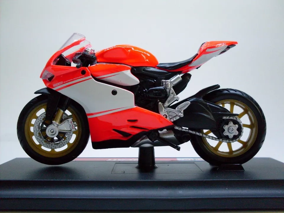Ducati 1199 Superleggera 1:18 Licensed Maisto Diecast Alloy Model Bike - Image 6
