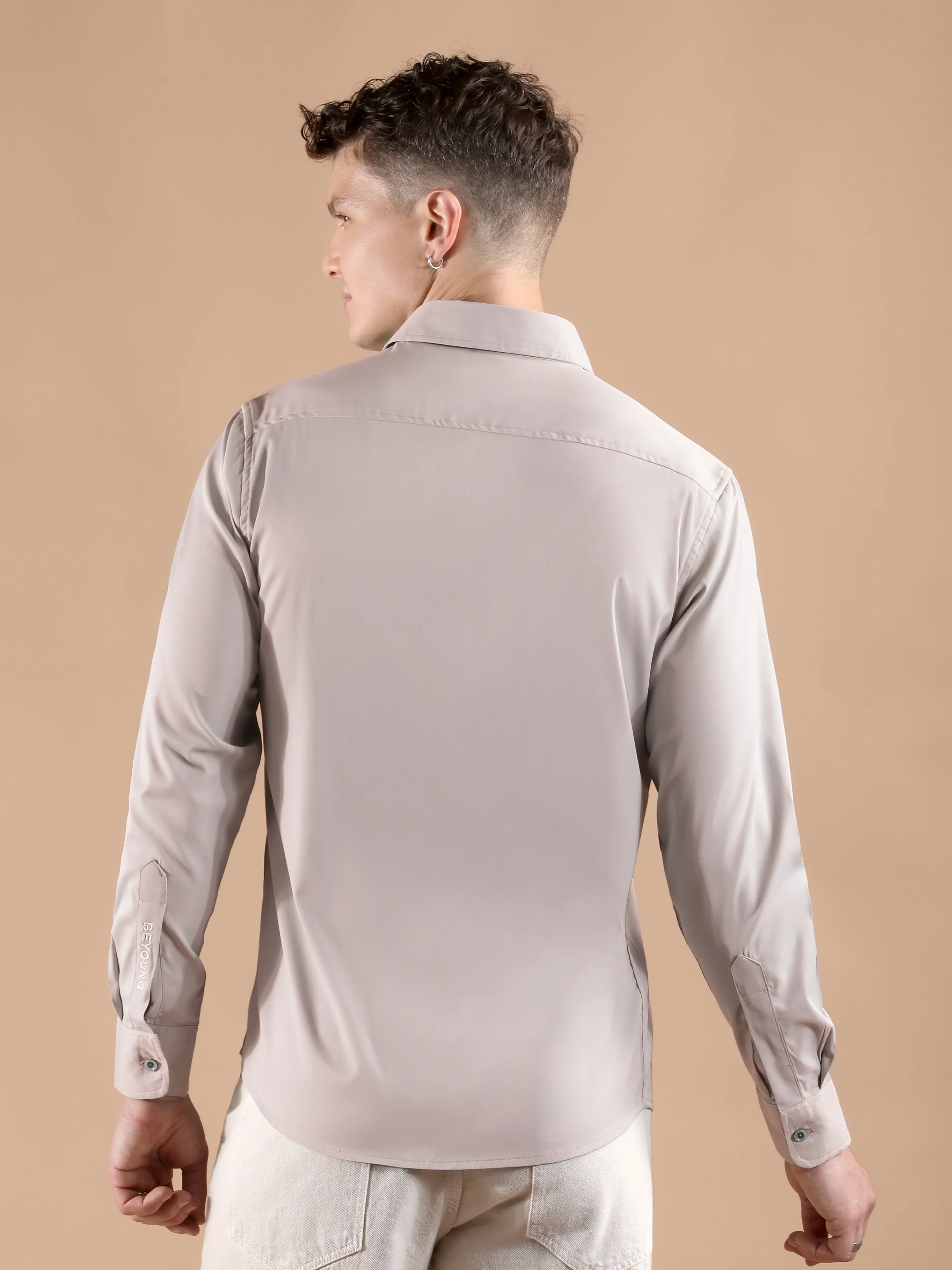 Dusty Pink Solid Regular Fit Shirt - Image 3