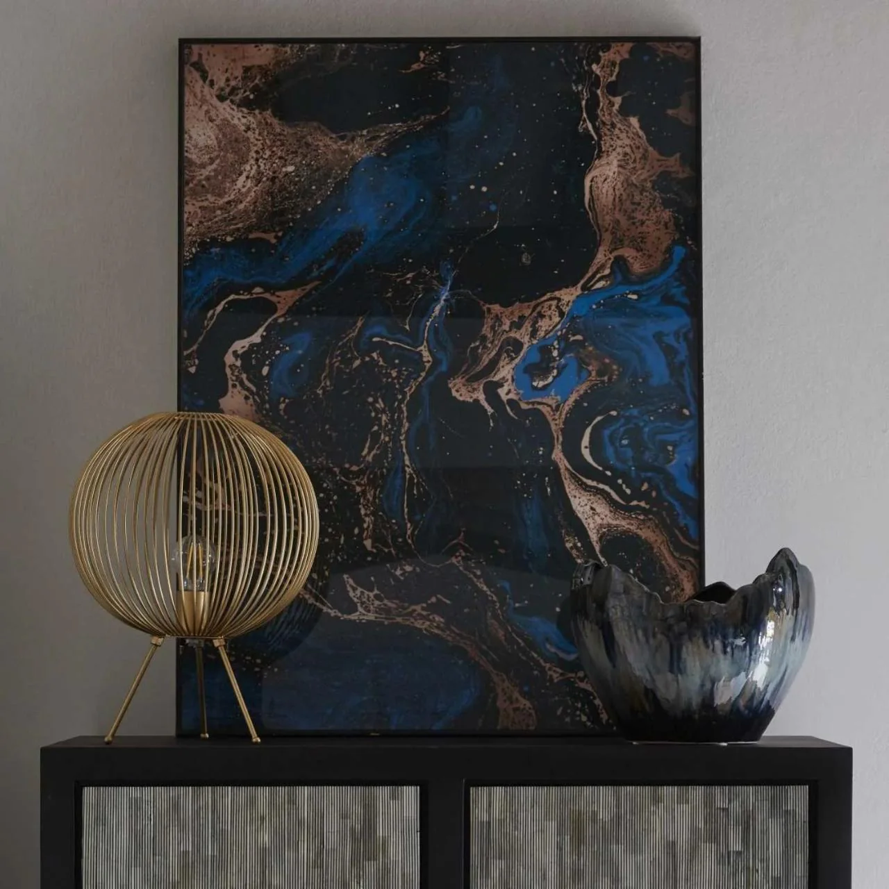 Ecofynd Round Metal Table Lamp – Gold Utility Light - Image 4